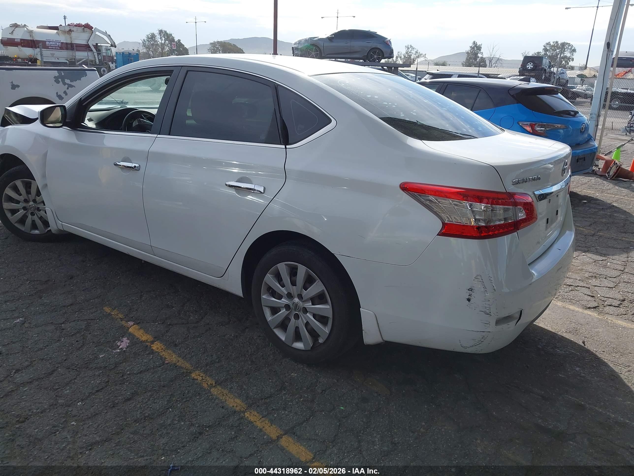 NISSAN SENTRA image 3