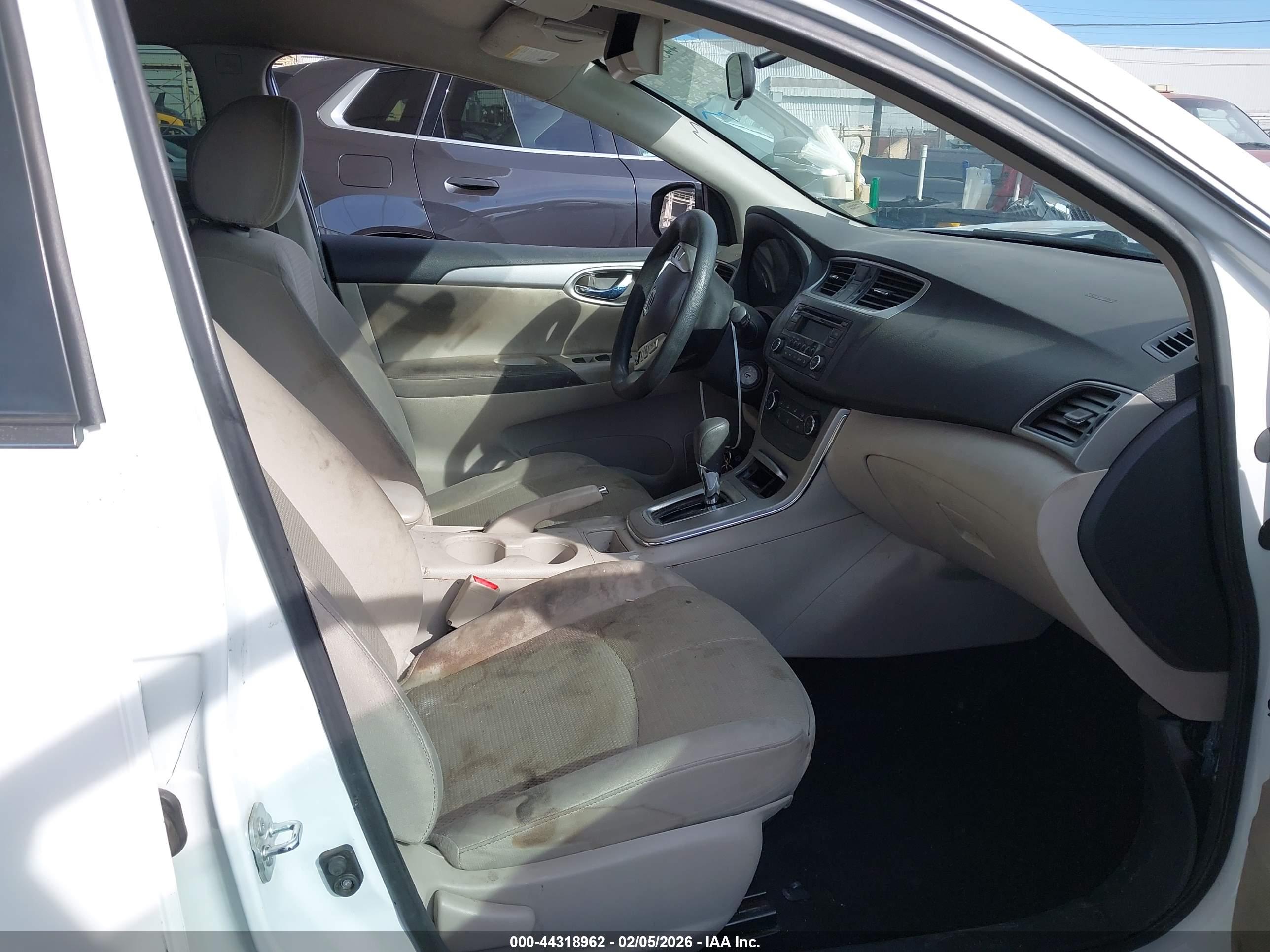 NISSAN SENTRA image 5