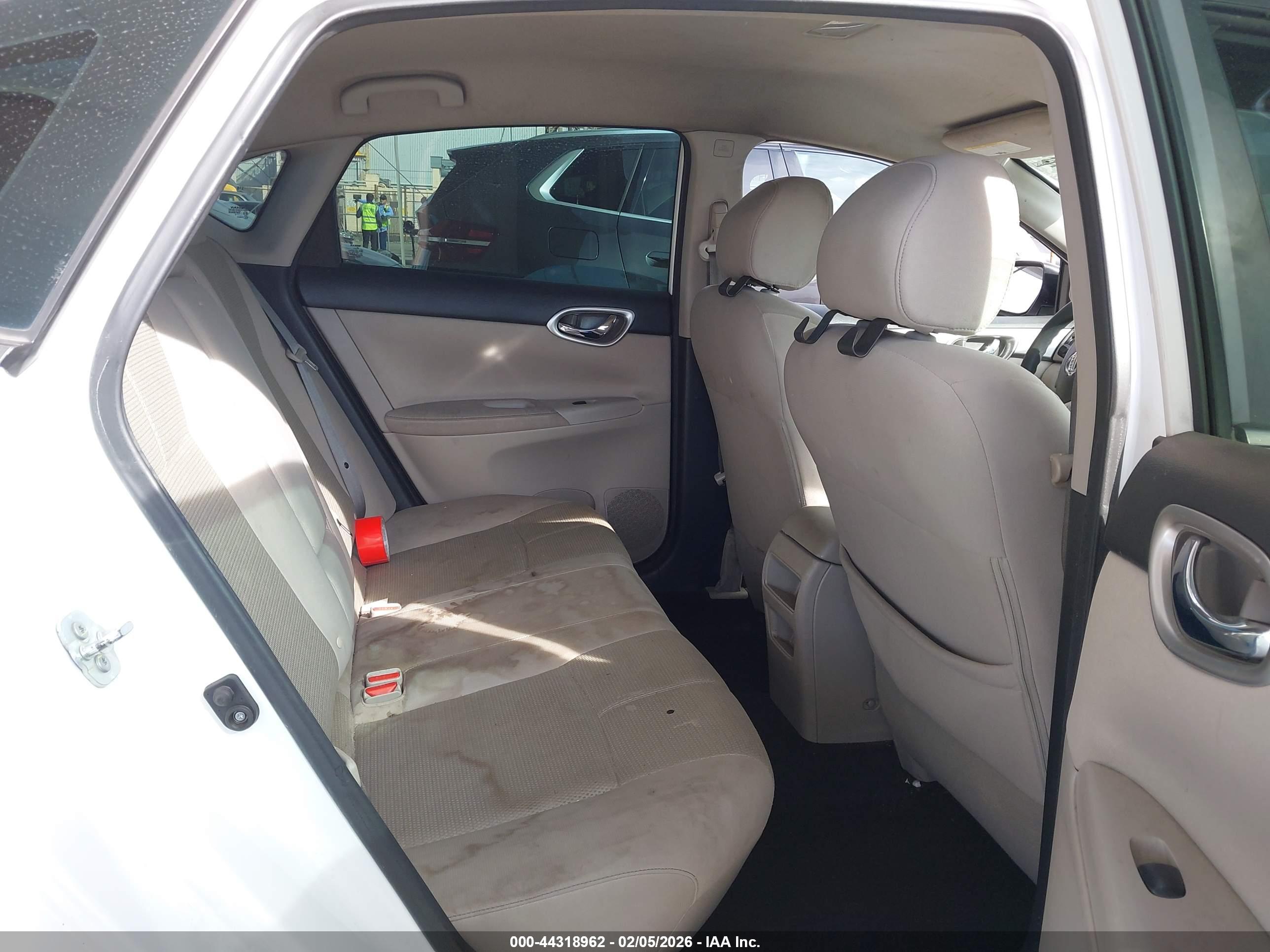 NISSAN SENTRA image 8