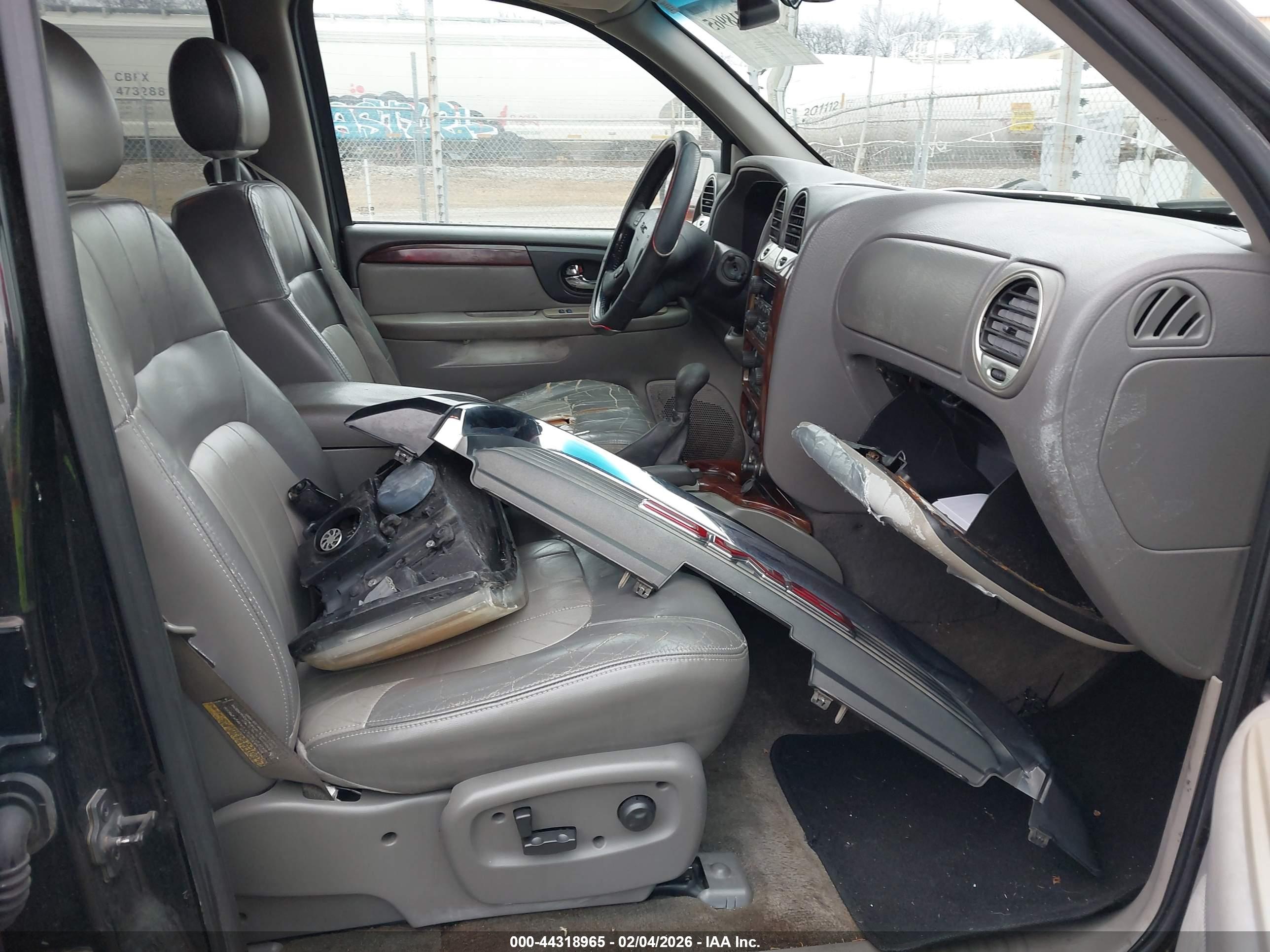 GMC ENVOY image 5