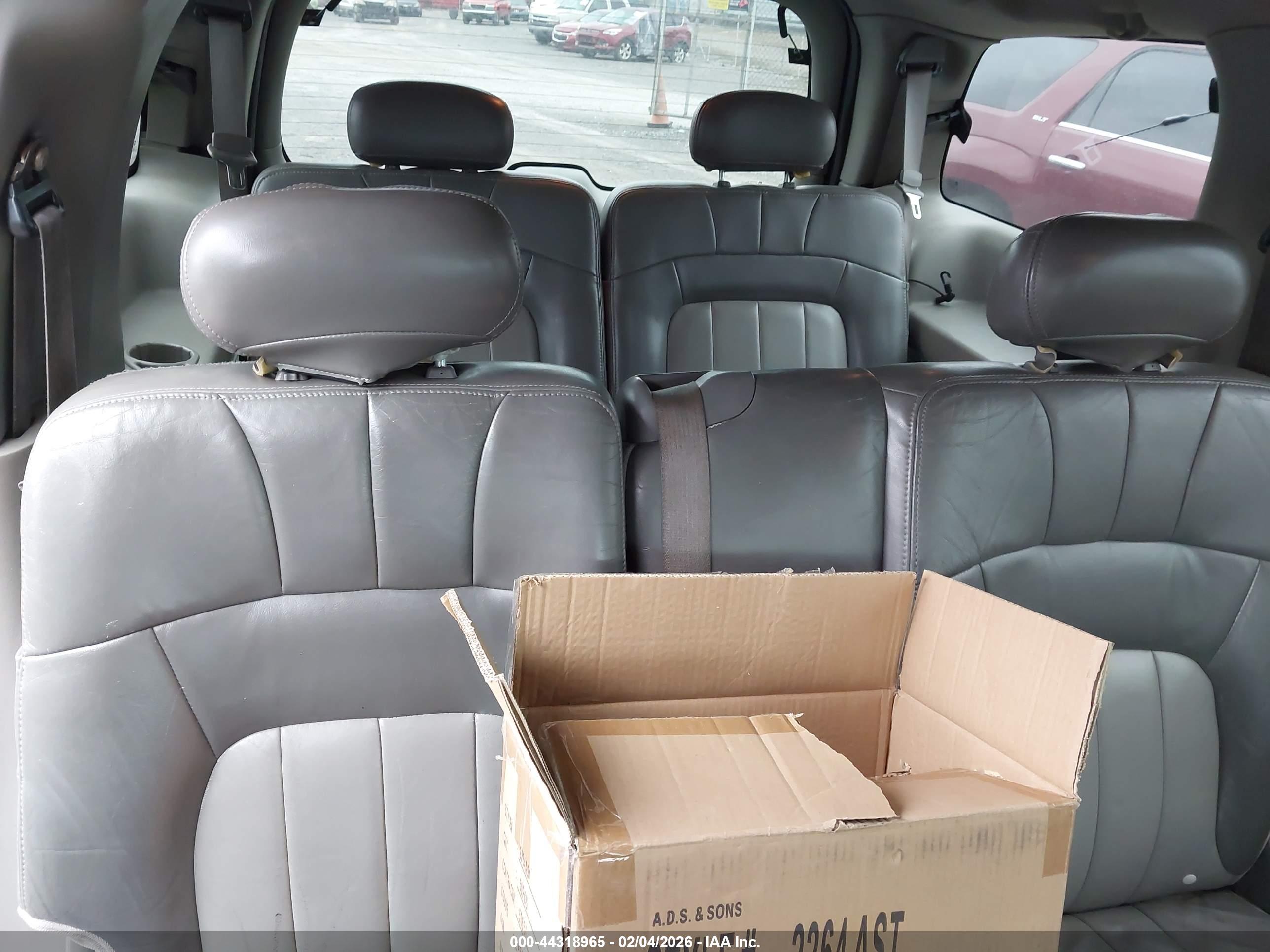 GMC ENVOY image 8