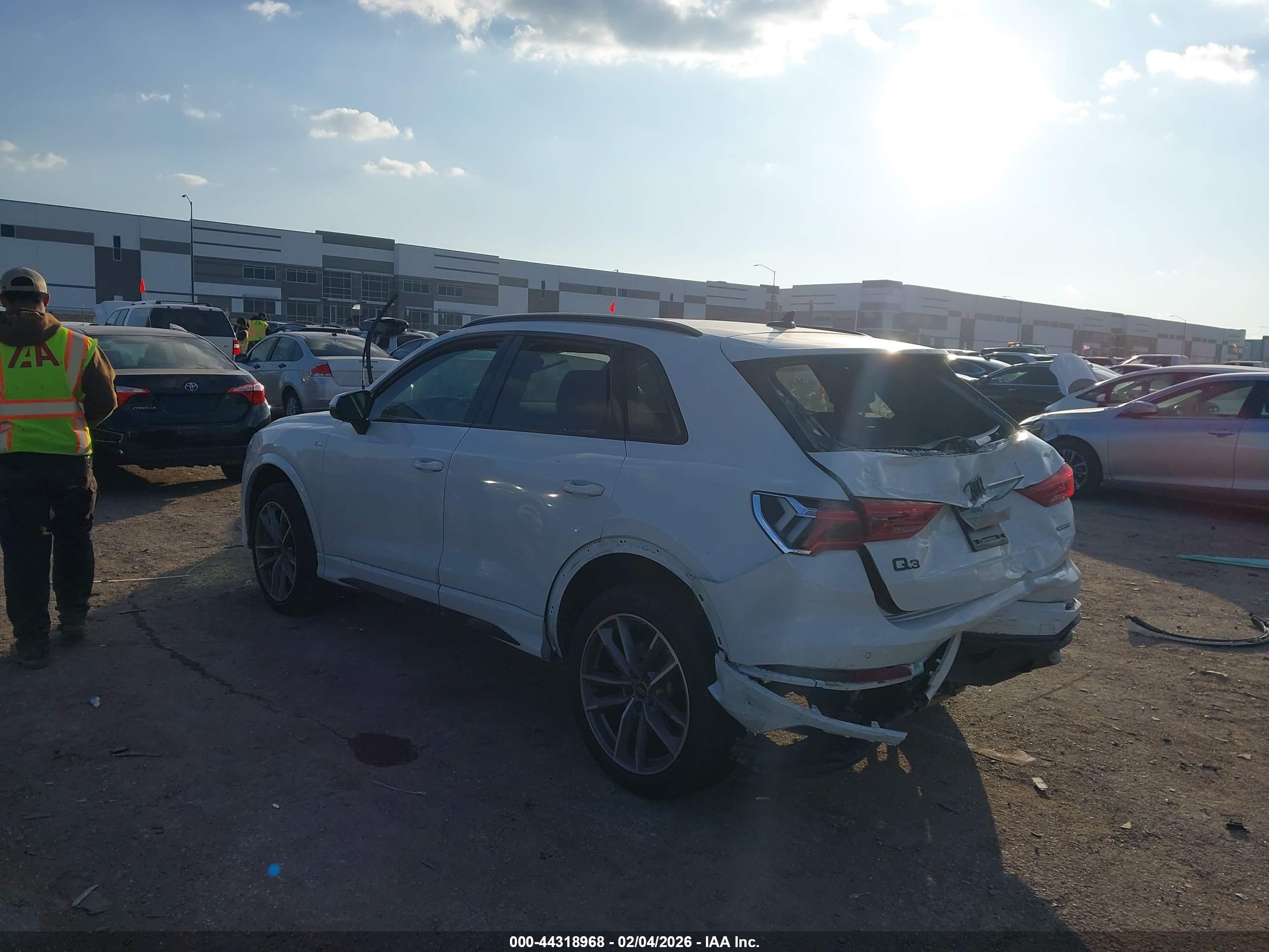 AUDI Q3 image 3