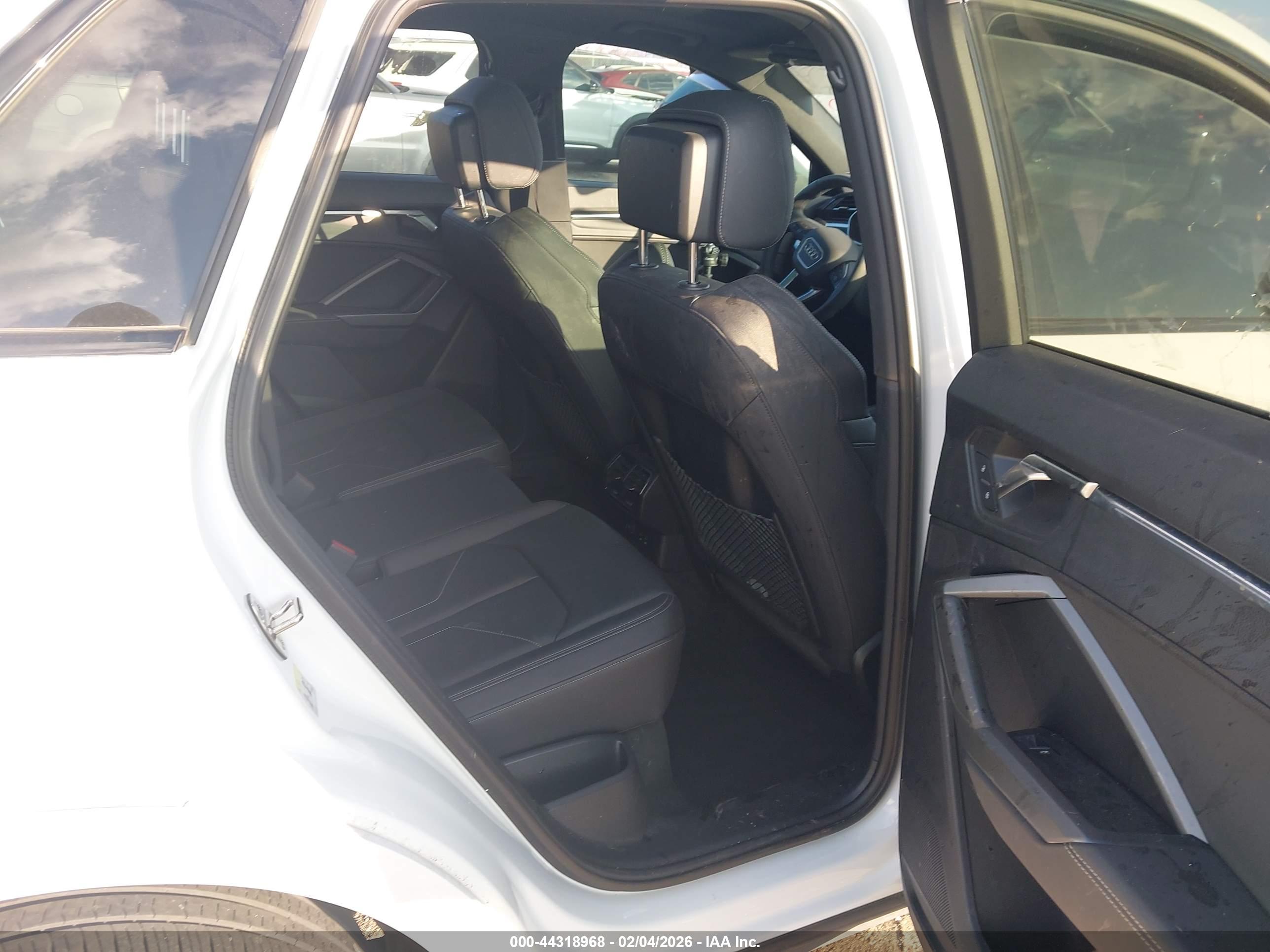 AUDI Q3 image 8
