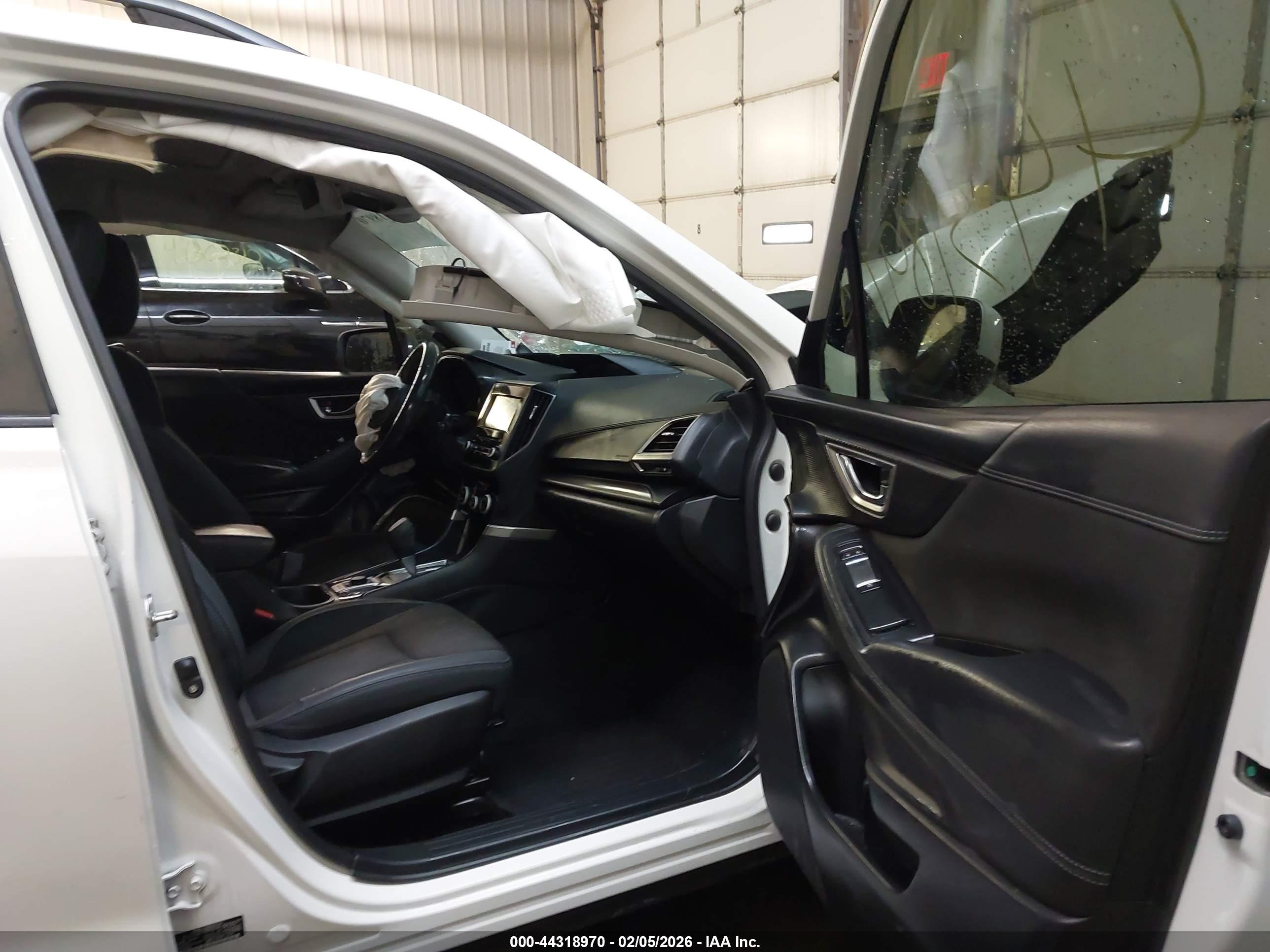 SUBARU FORESTER image 5