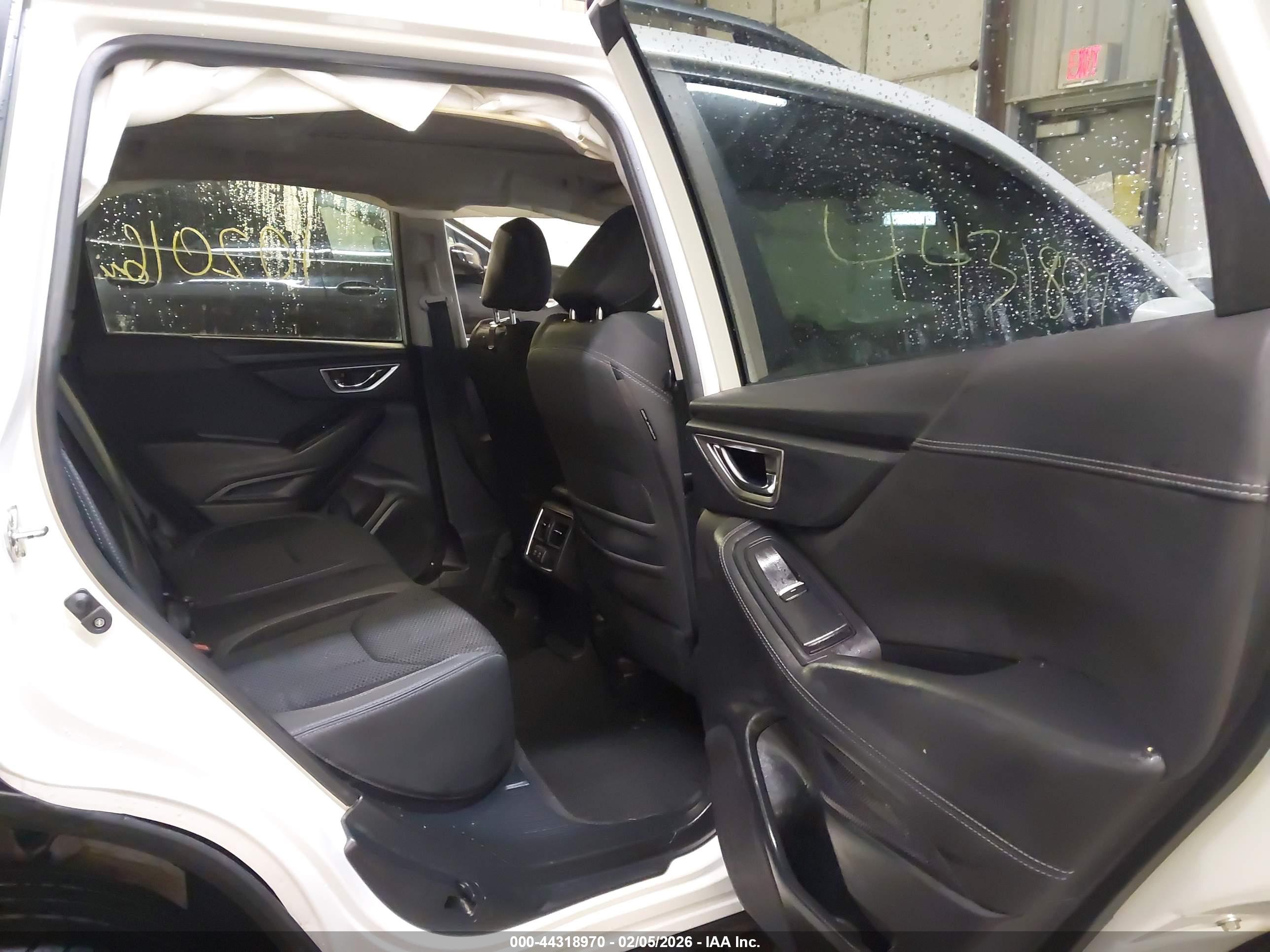 SUBARU FORESTER image 8