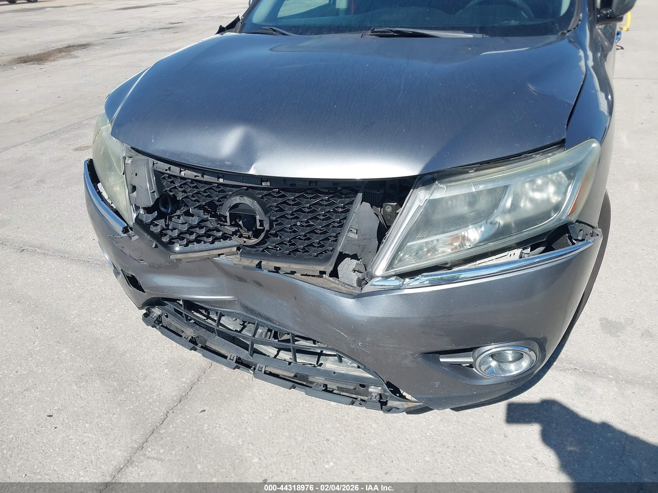NISSAN PATHFINDER image 6