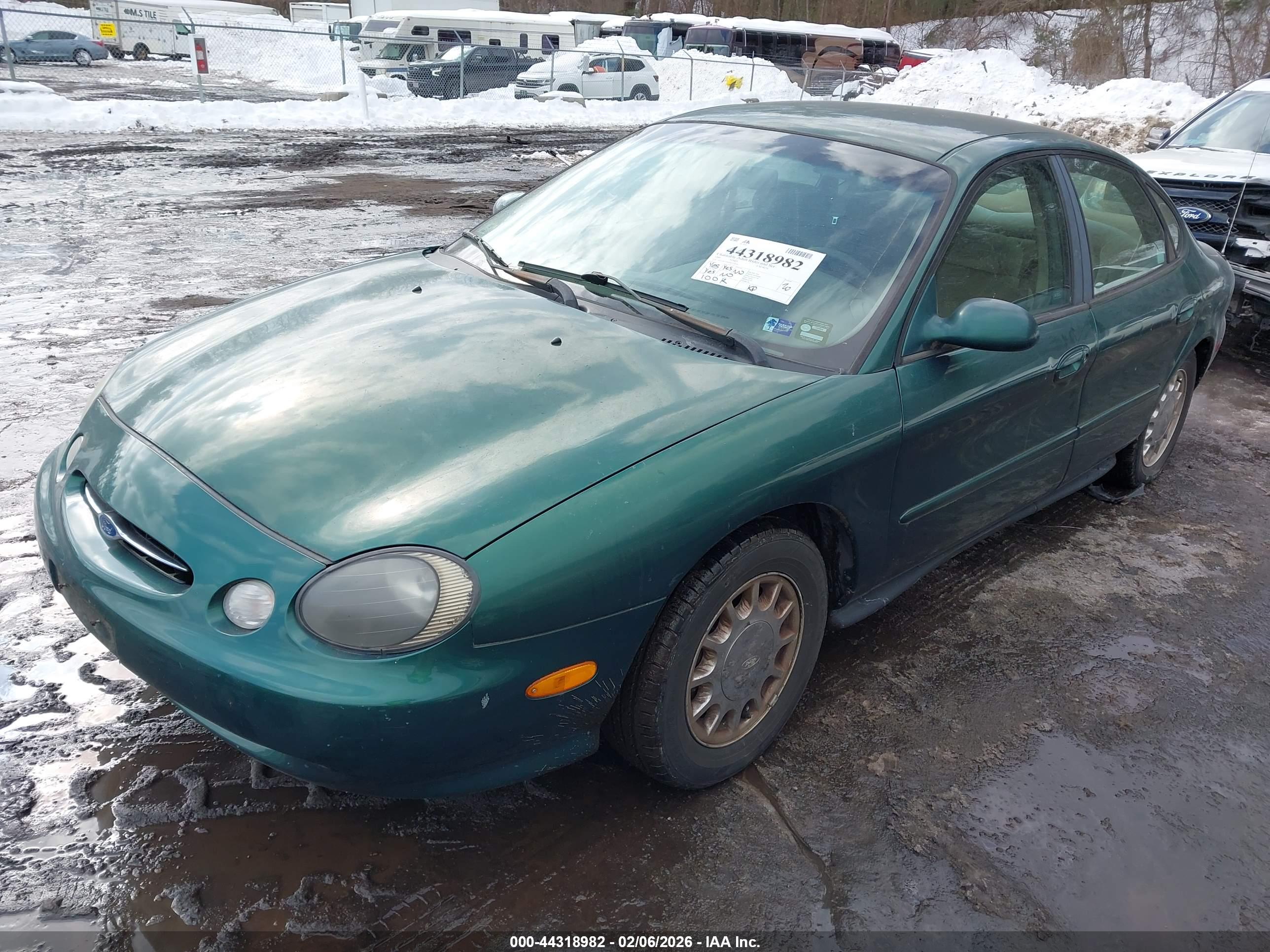 FORD TAURUS image 2