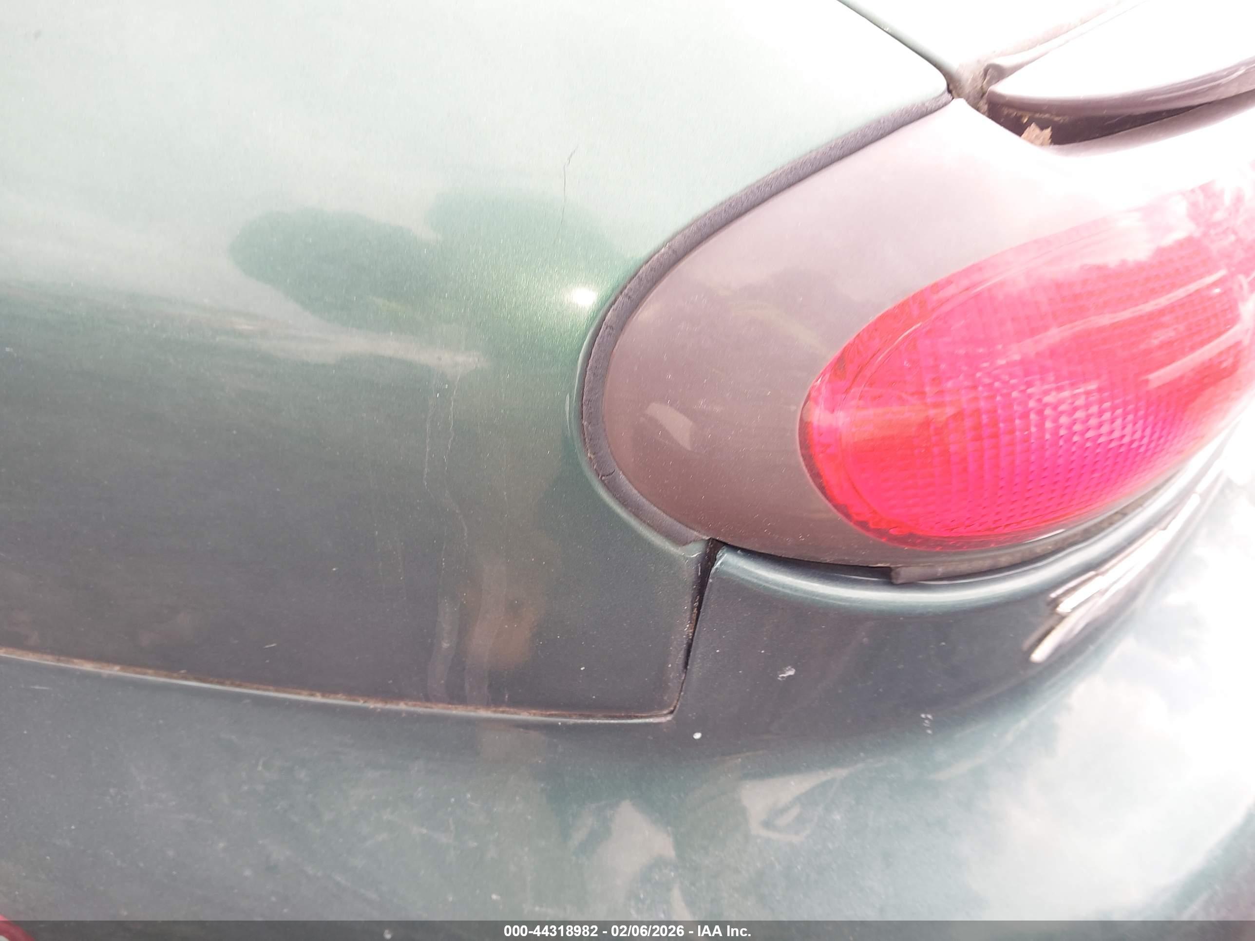 FORD TAURUS image 6