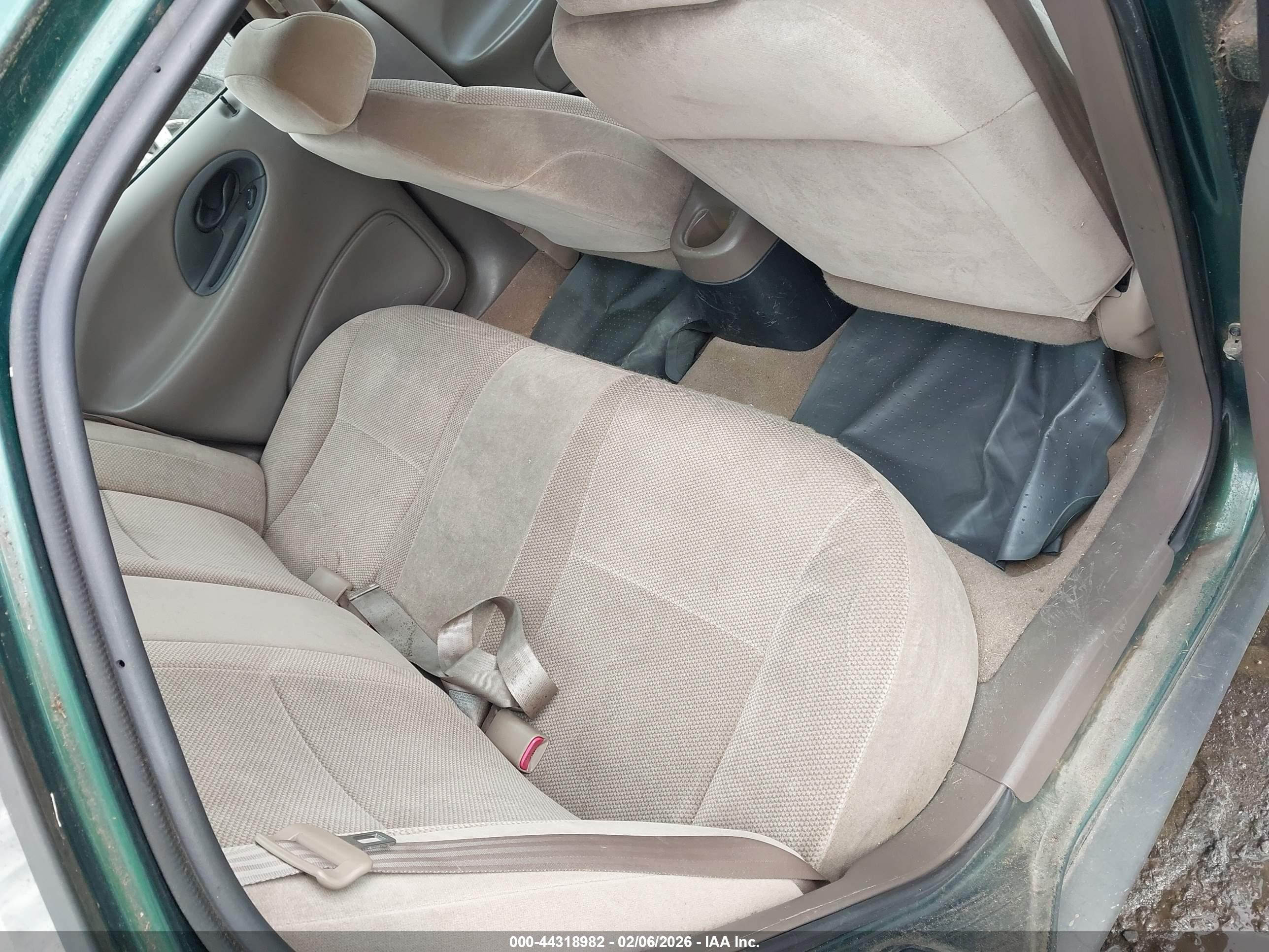 FORD TAURUS image 8