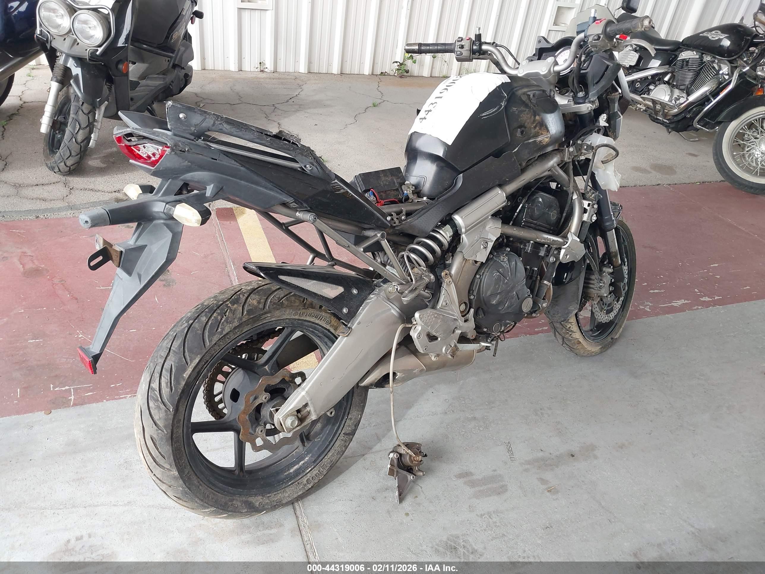 KAWASAKI LE650 image 4