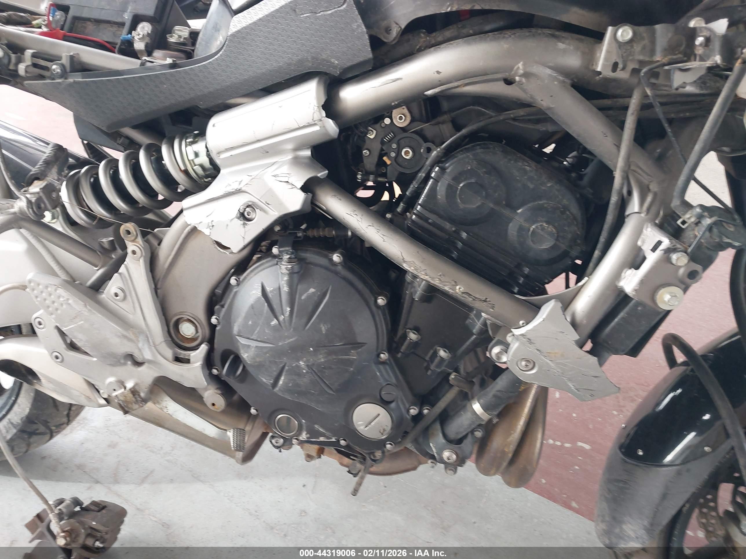 KAWASAKI LE650 image 8