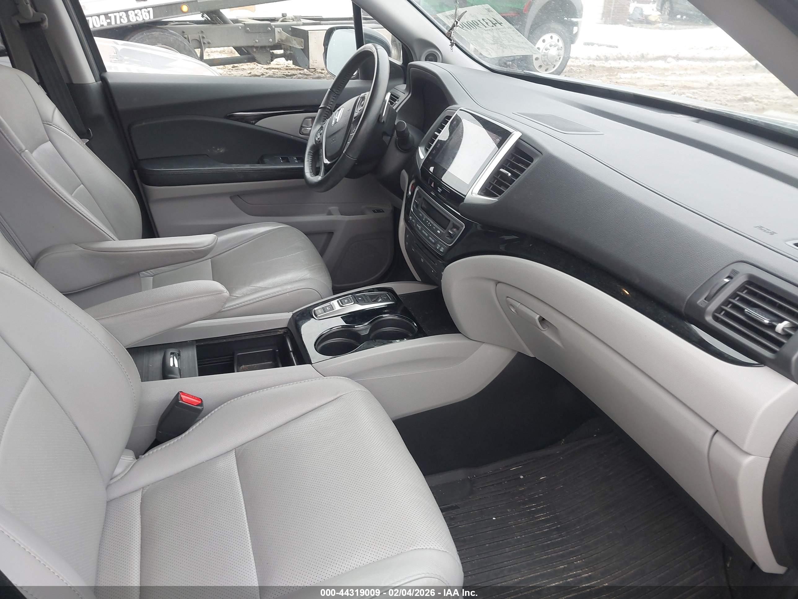 HONDA PILOT image 5