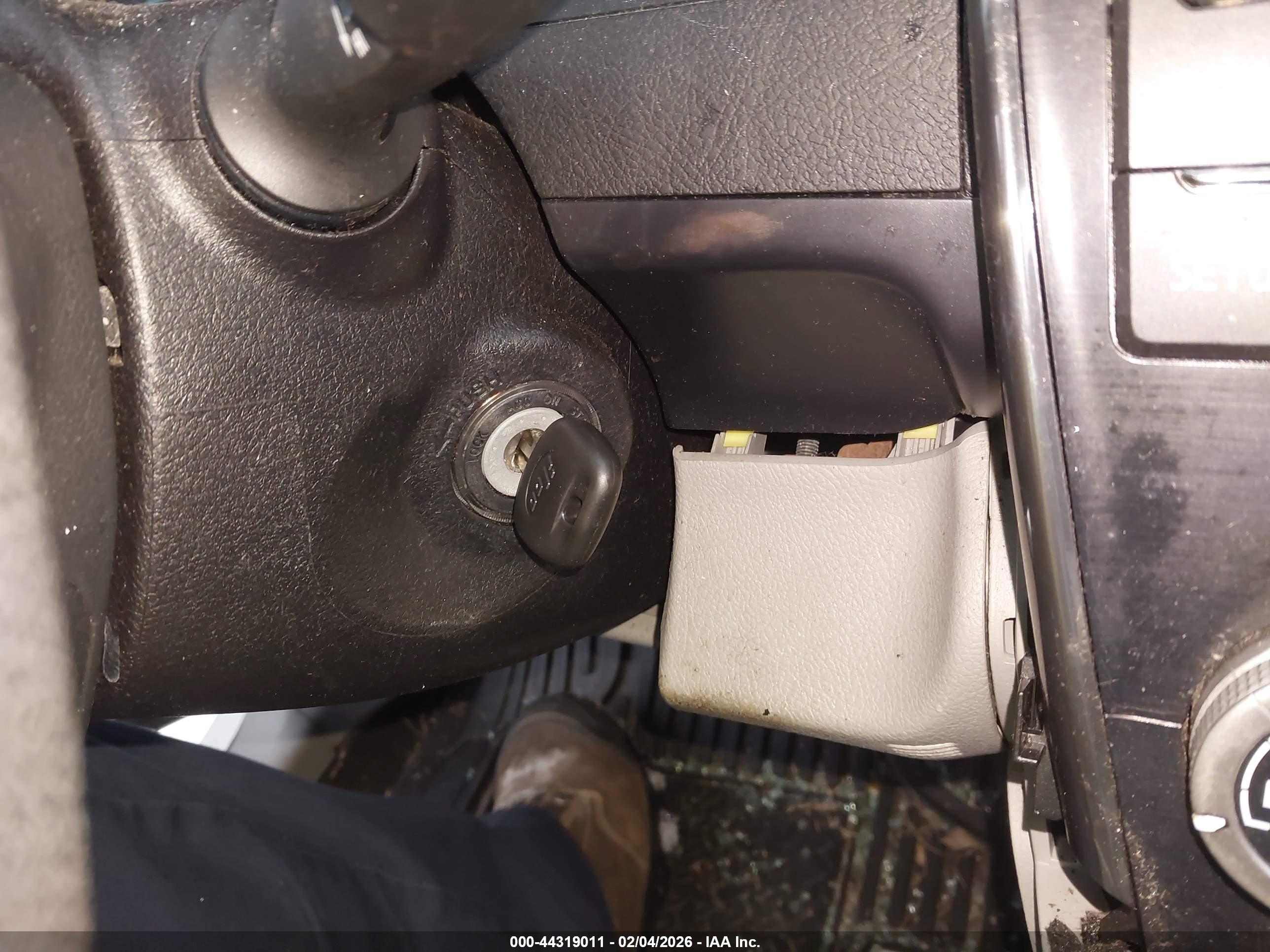 TOYOTA CAMRY image 11