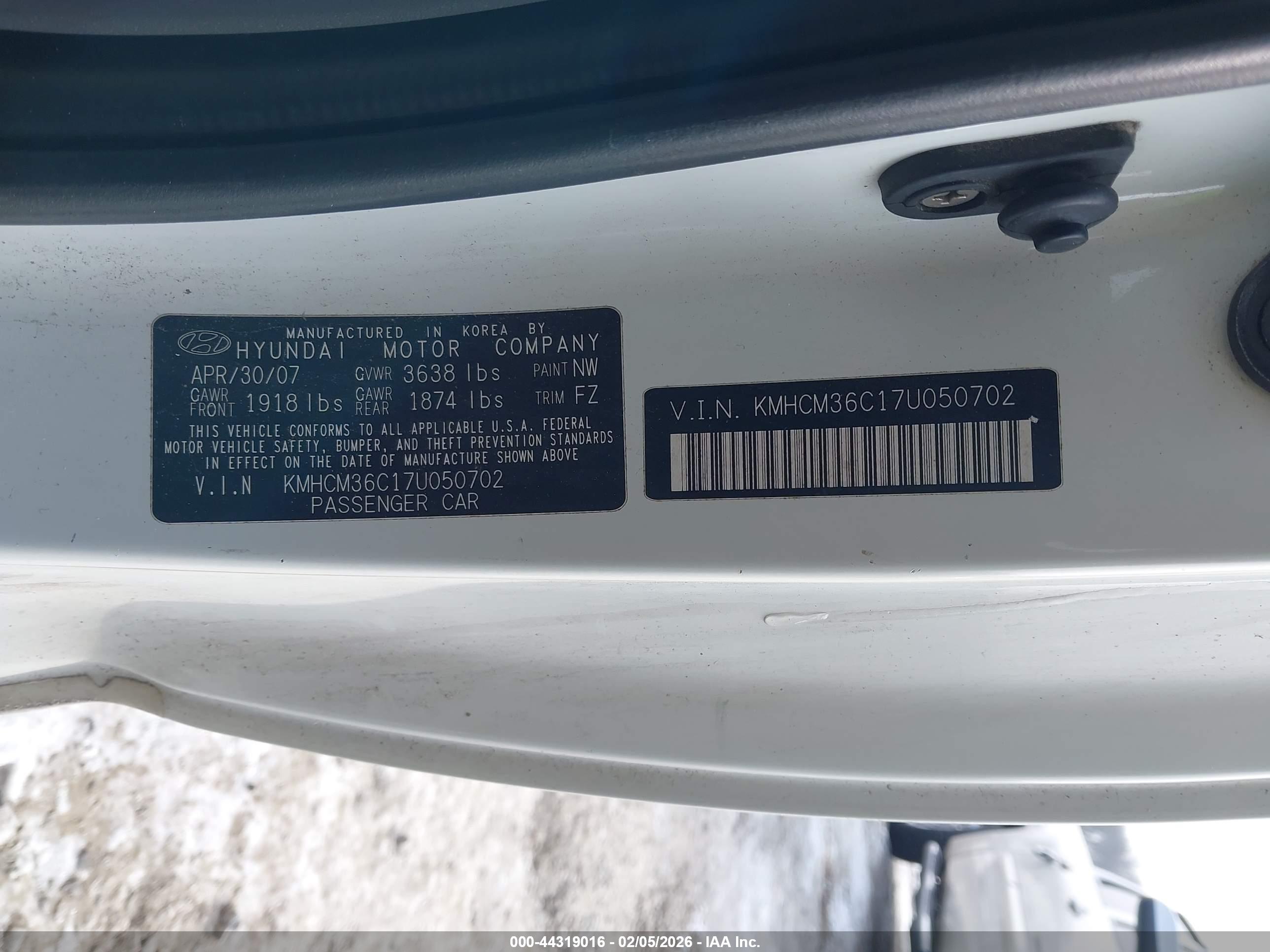 HYUNDAI ACCENT image 9