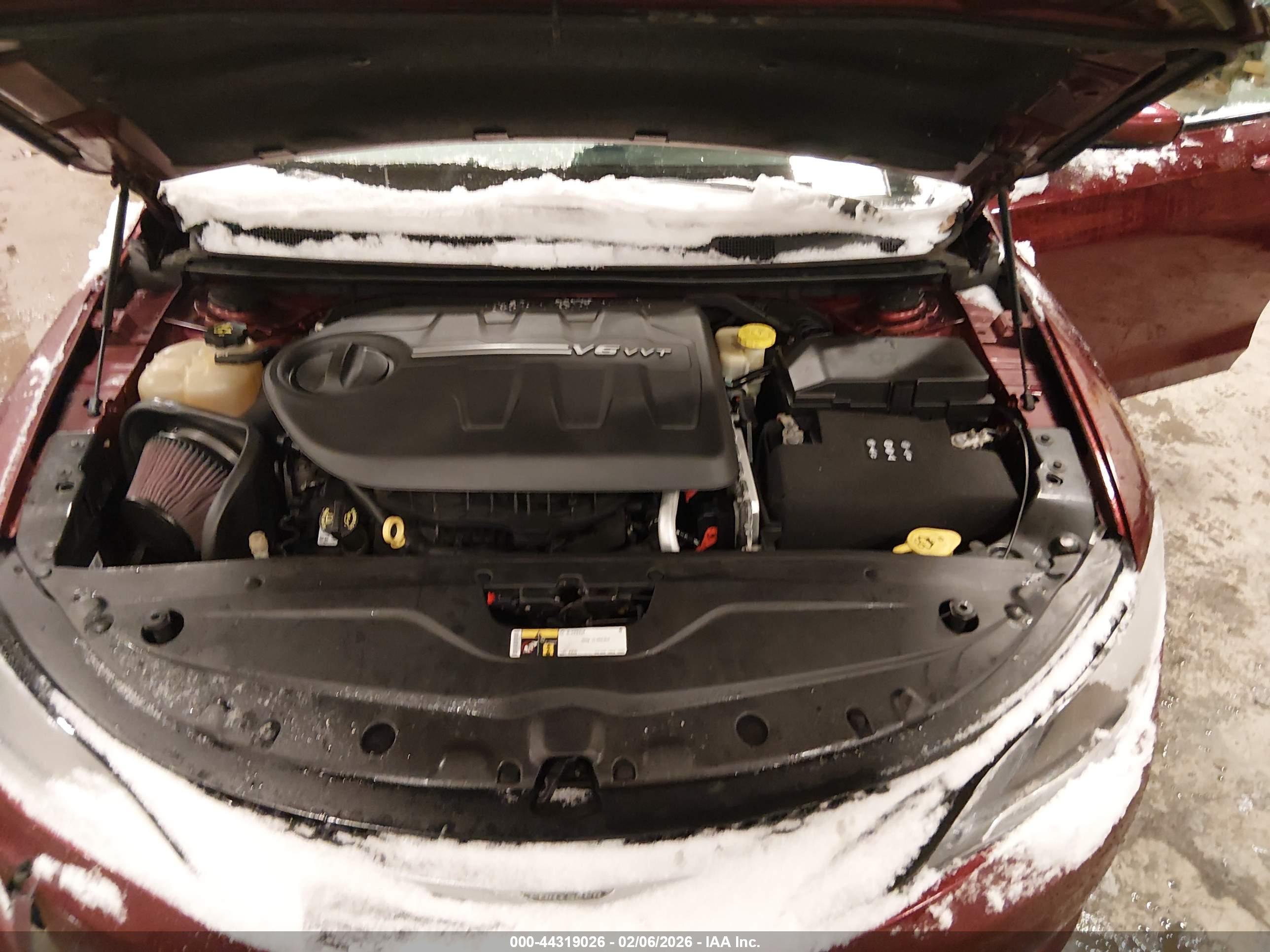 CHRYSLER 200 image 10