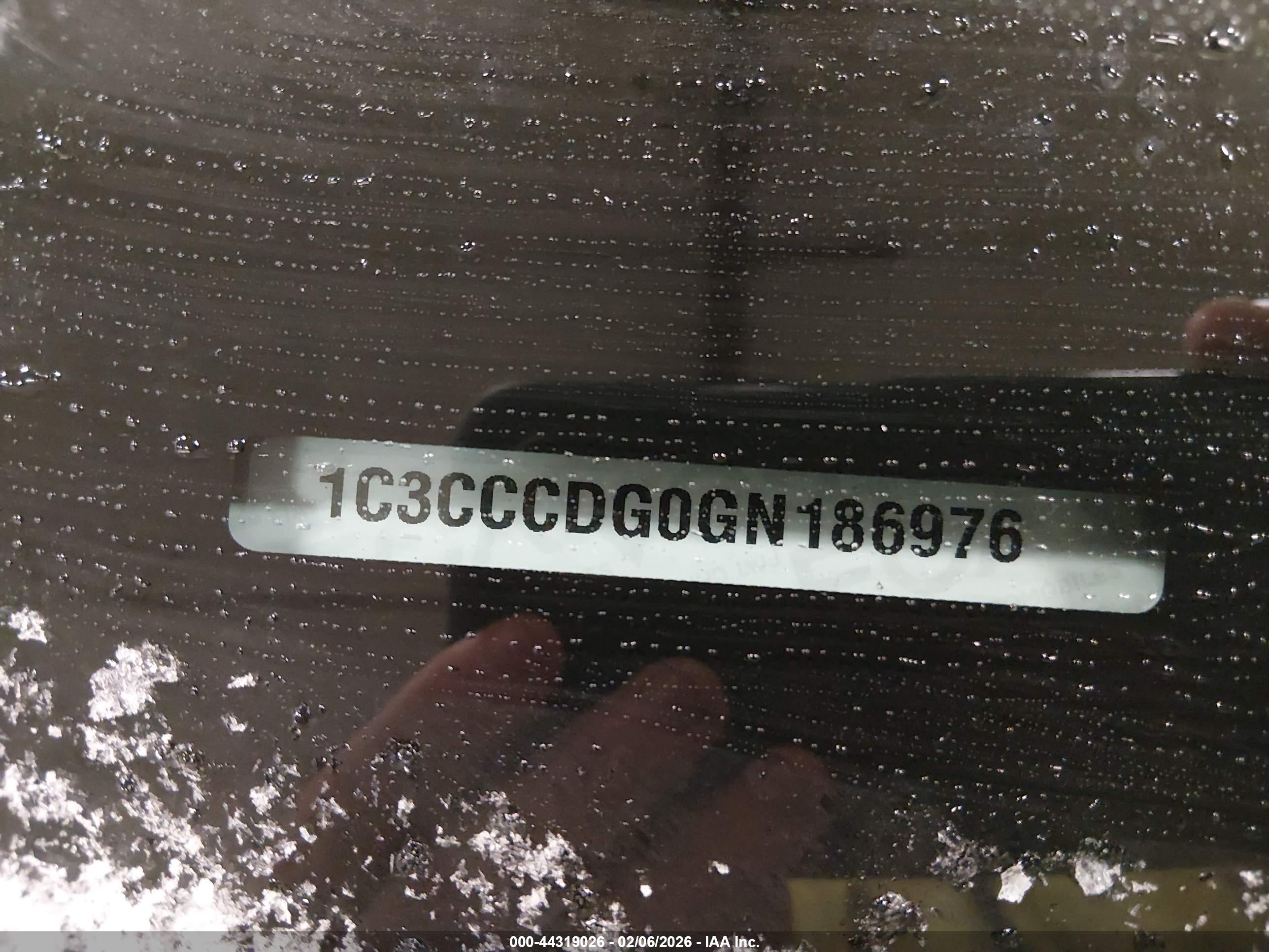 CHRYSLER 200 image 9