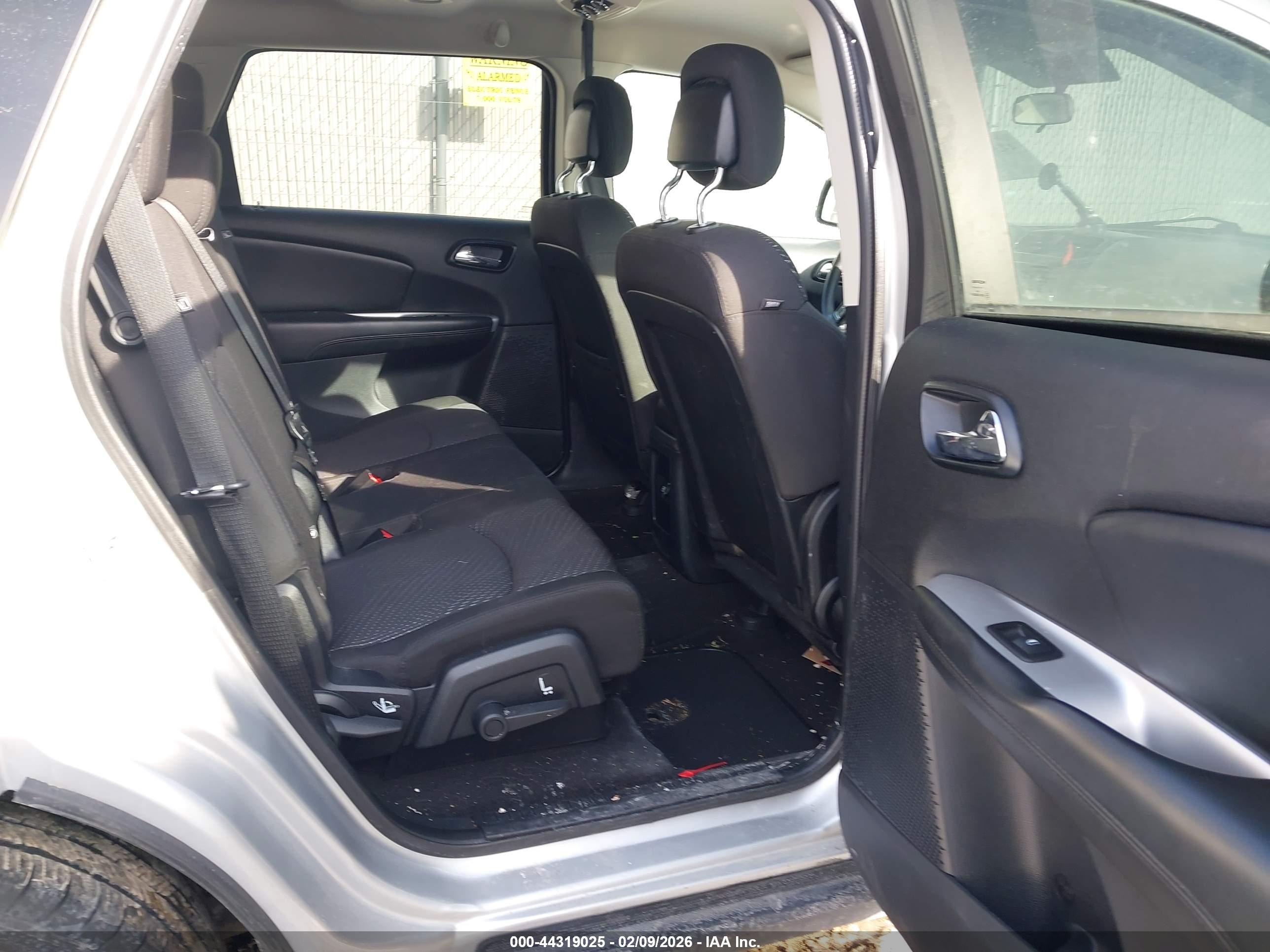 DODGE JOURNEY image 8