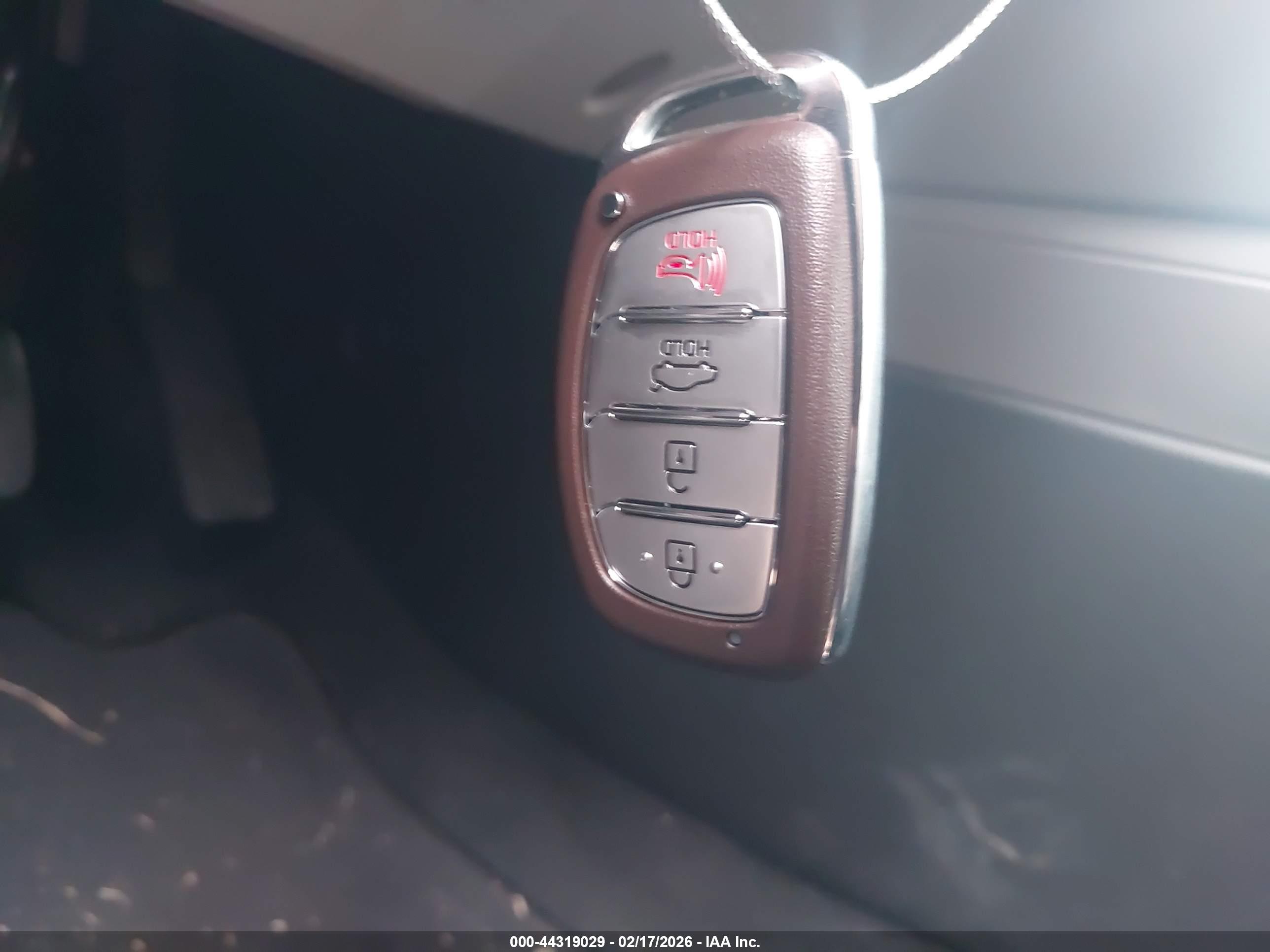 HYUNDAI ELANTRA image 11
