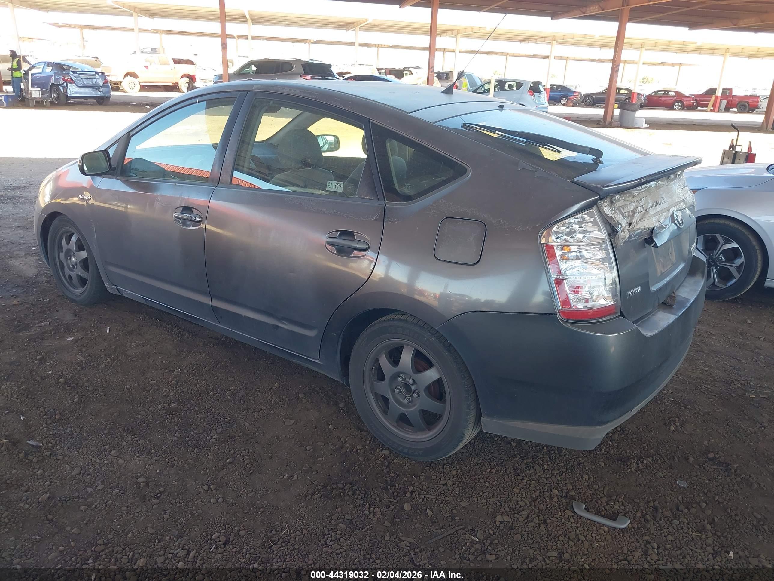 TOYOTA PRIUS image 3