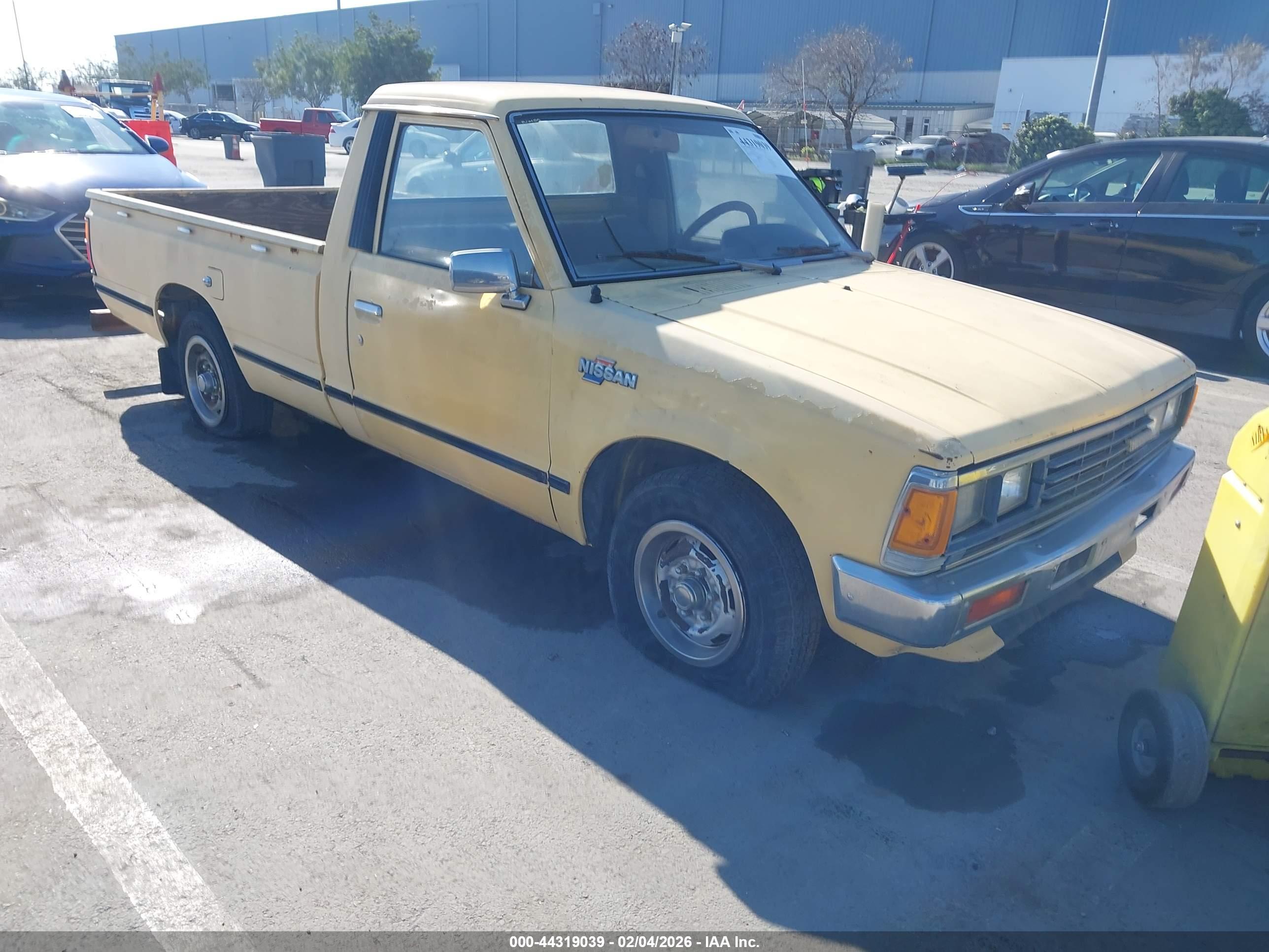 DATSUN 720 image 6