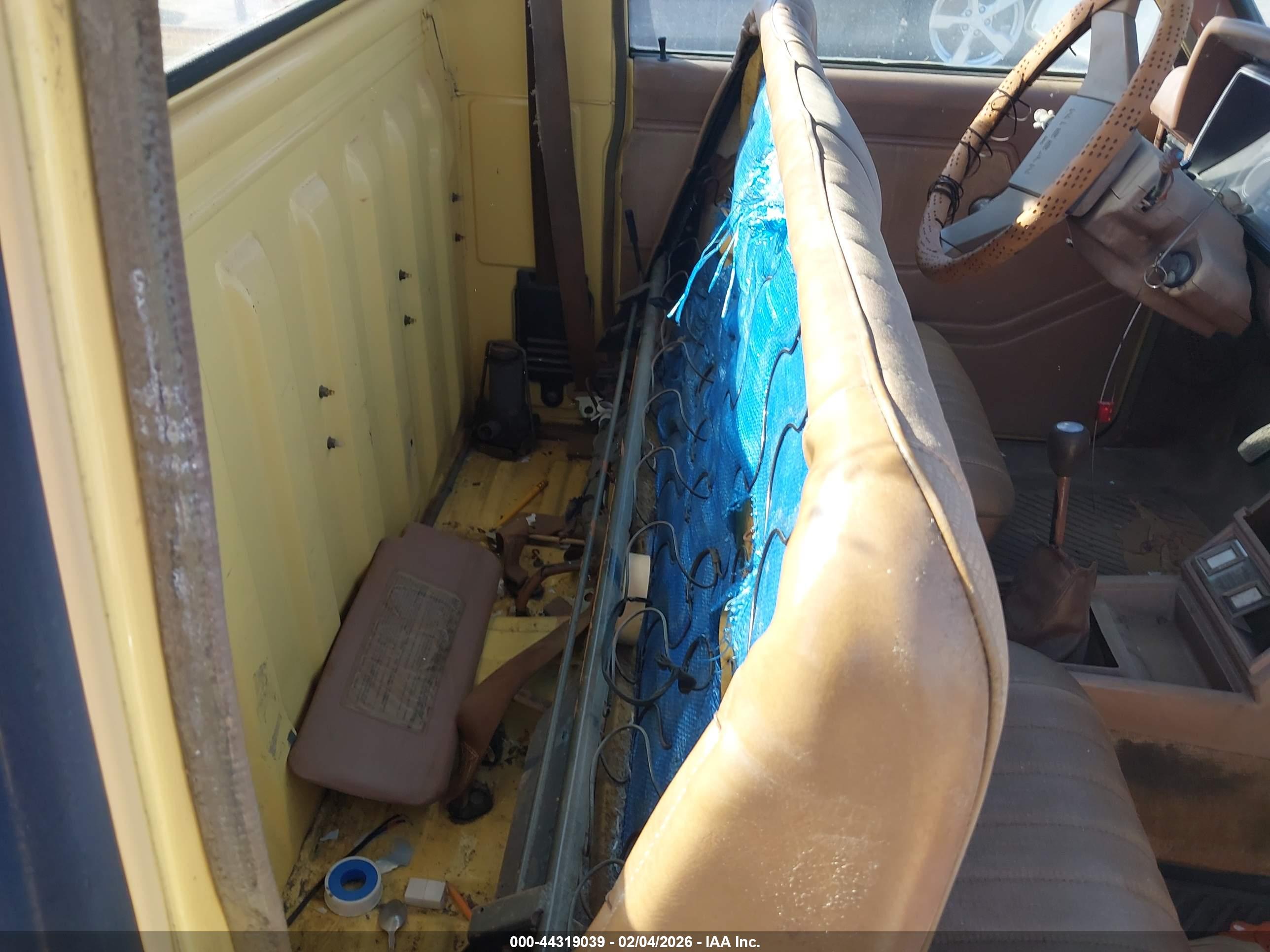 DATSUN 720 image 8