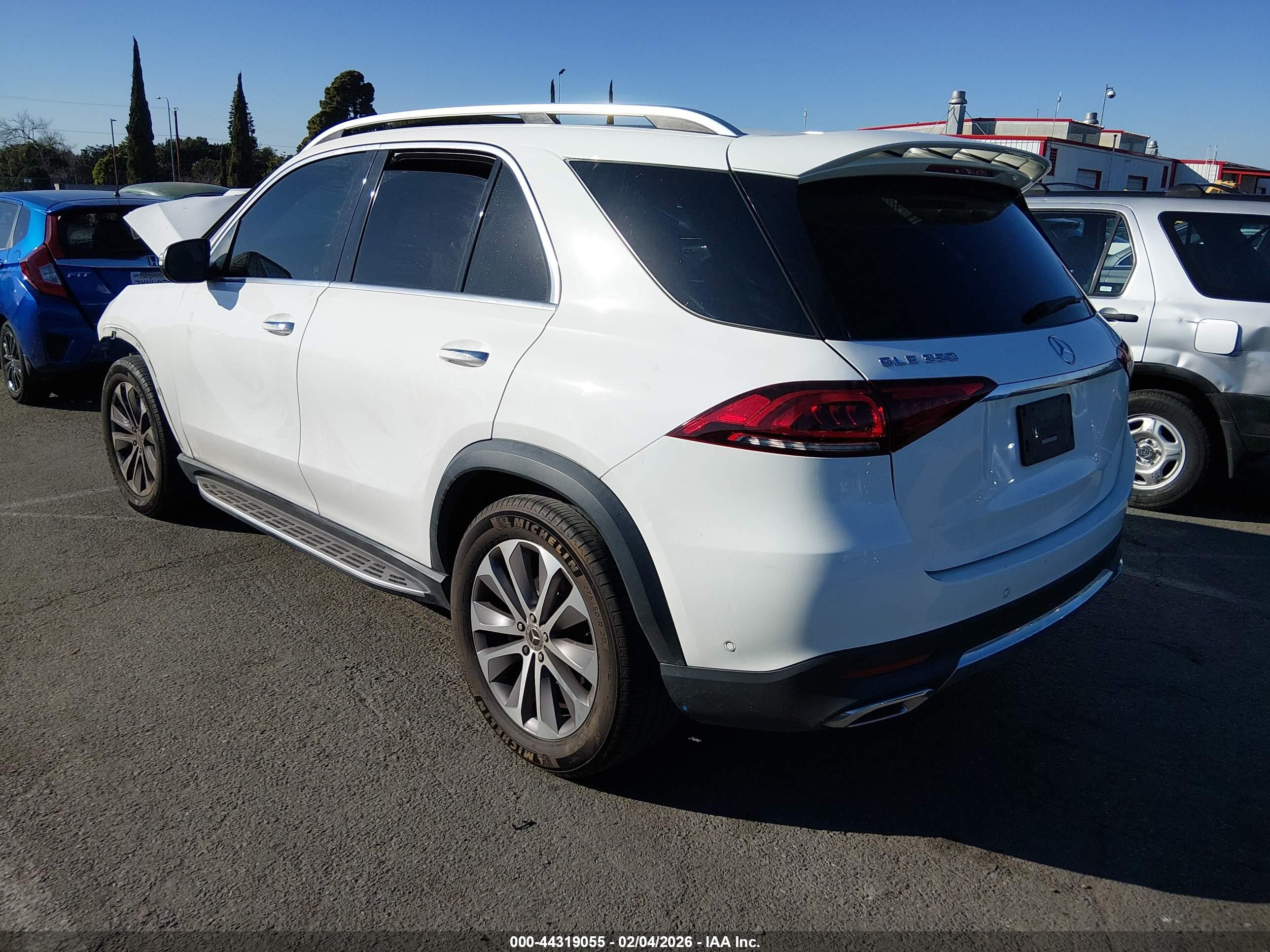 MERCEDES-BENZ GLE image 3
