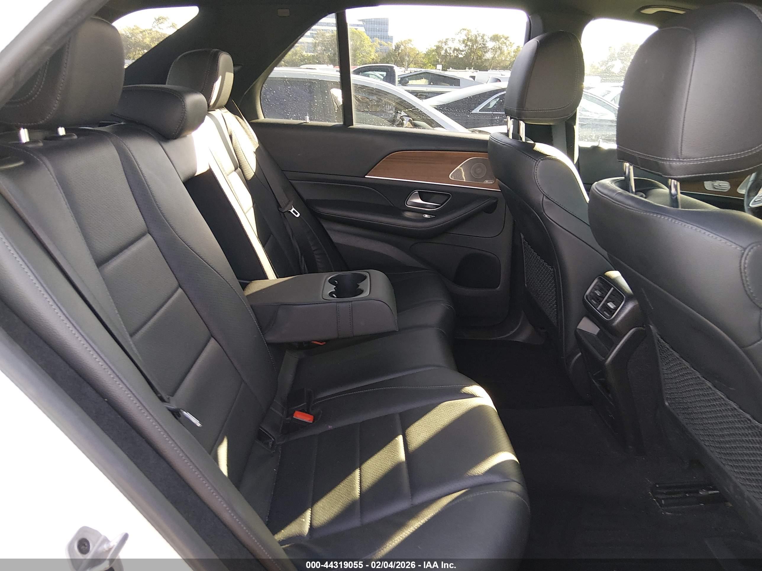 MERCEDES-BENZ GLE image 8