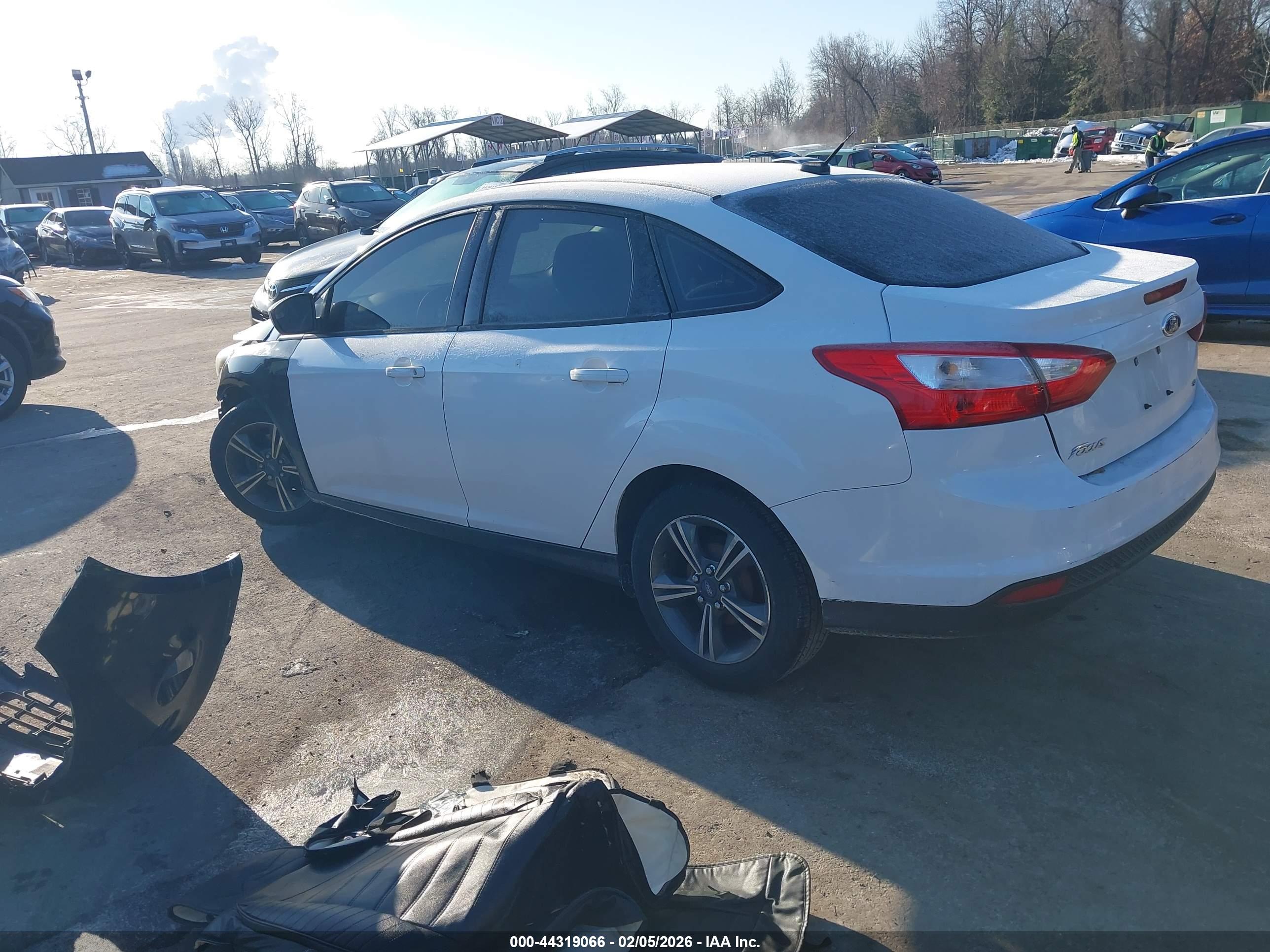 FORD FOCUS image 3