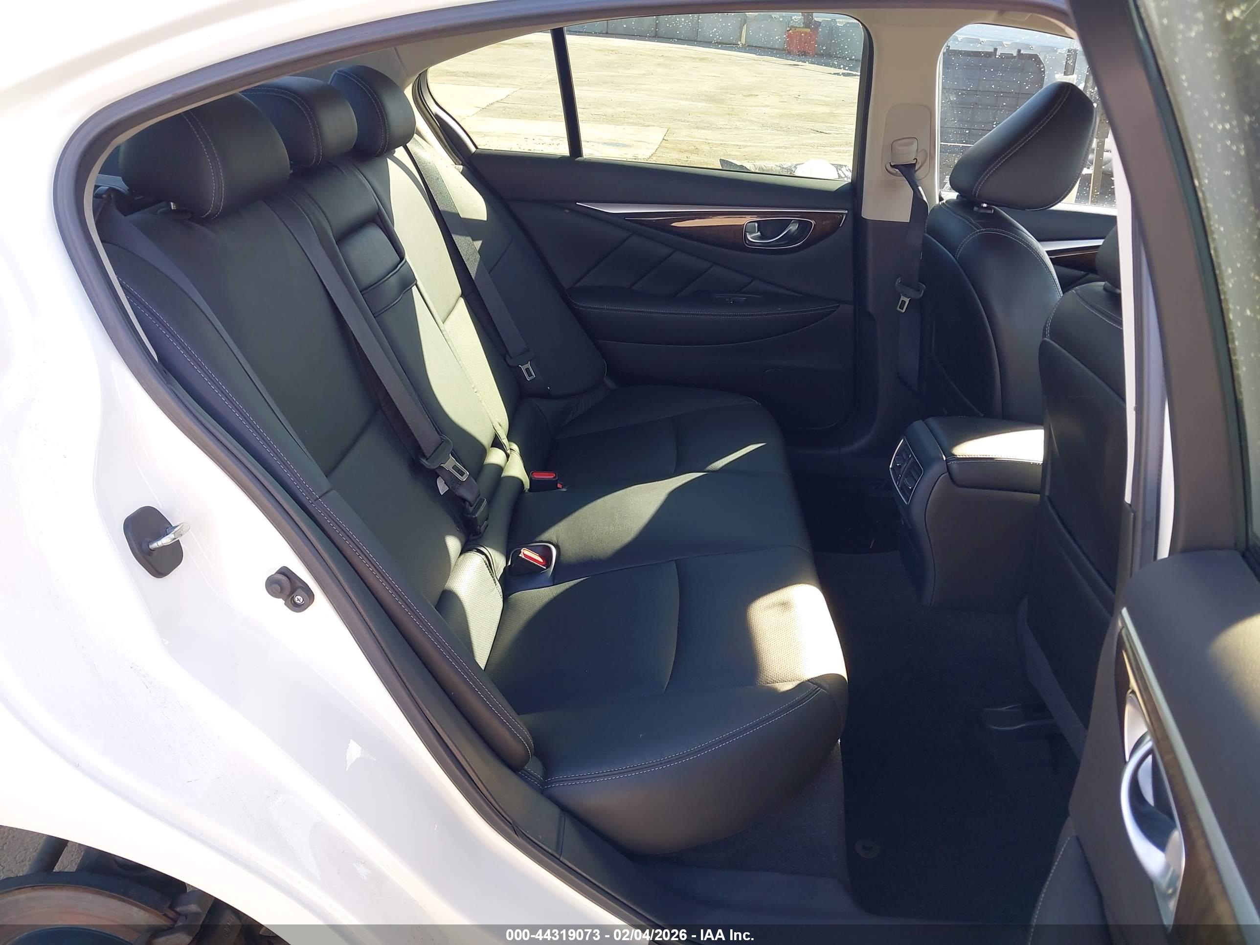 INFINITI Q50 image 8