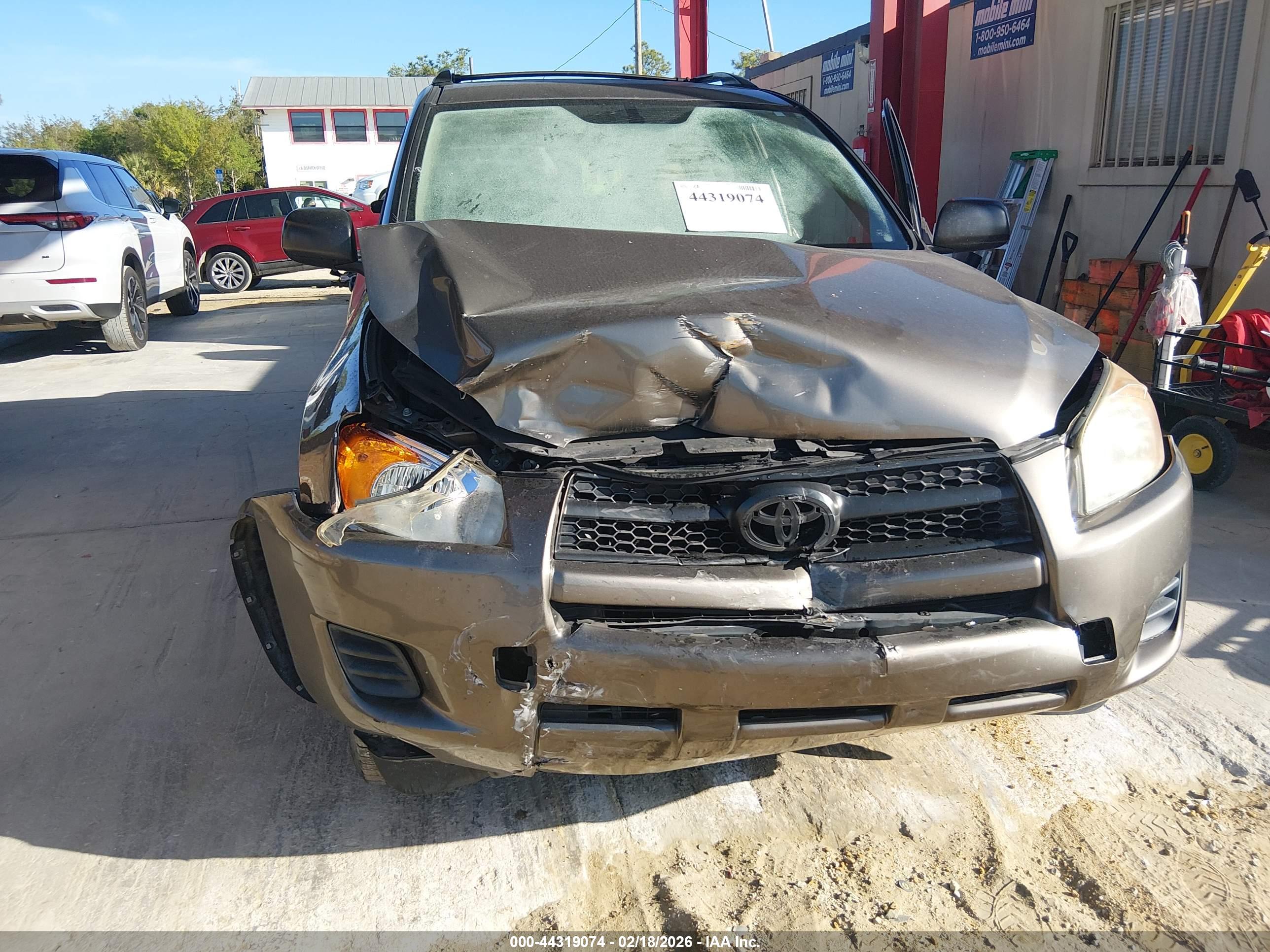 TOYOTA RAV4 image 6