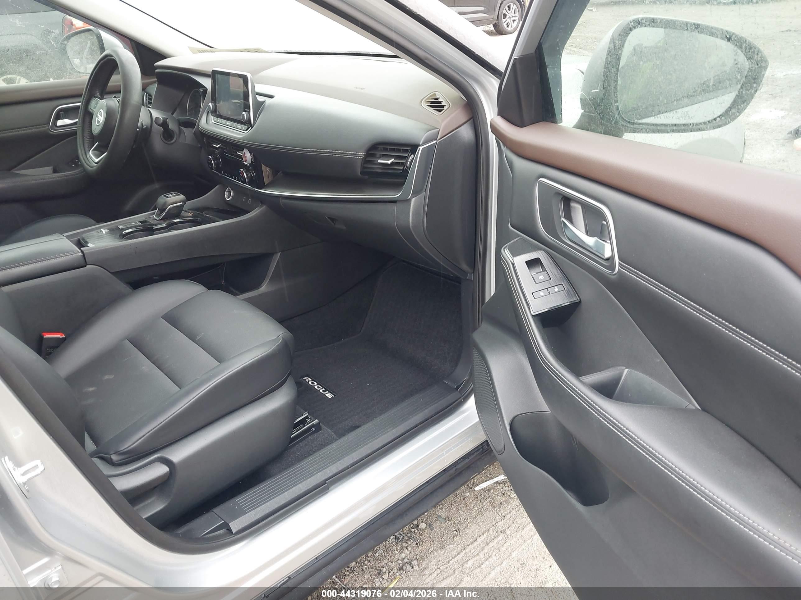 NISSAN ROGUE image 5