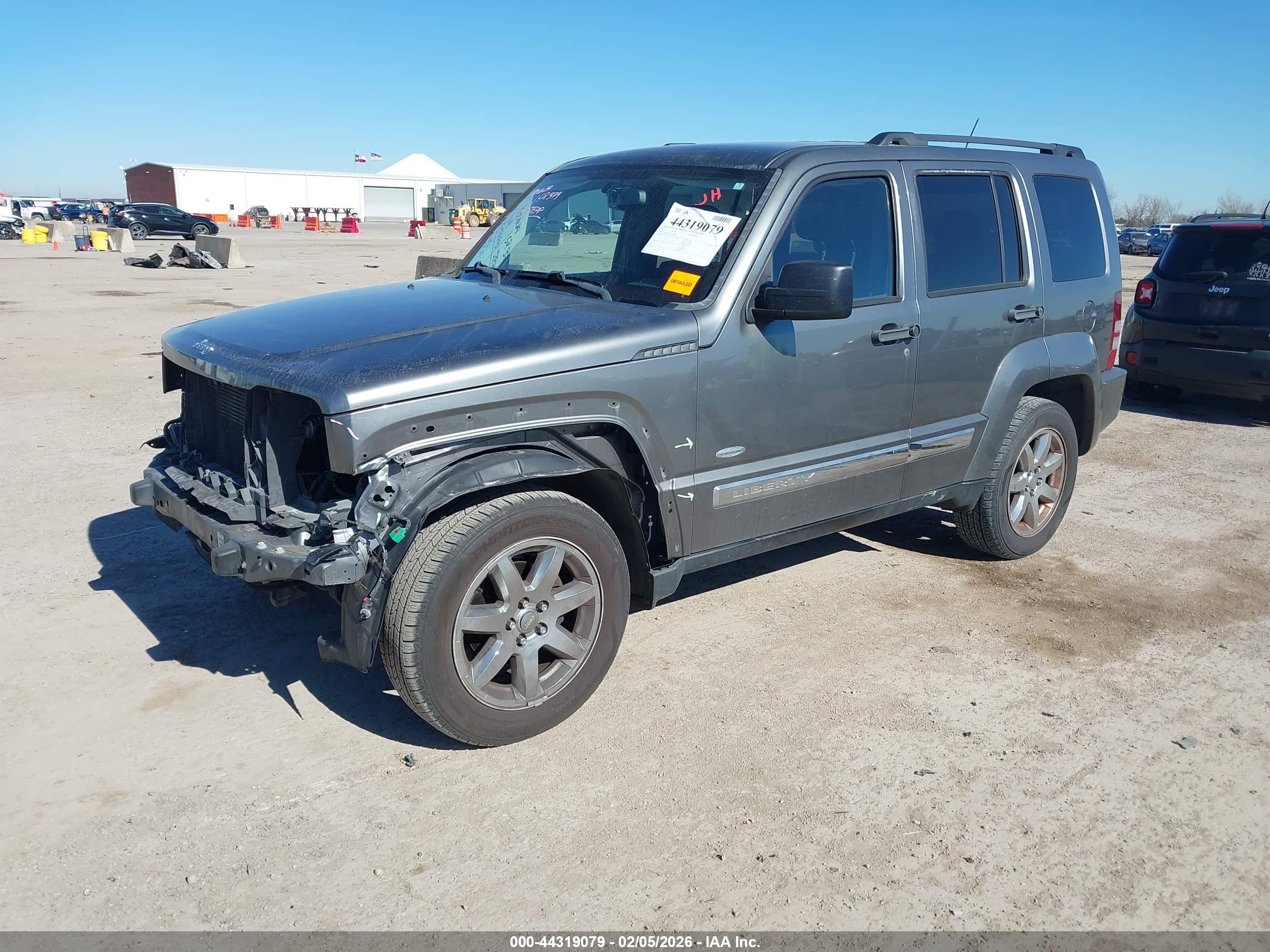 JEEP LIBERTY image 2
