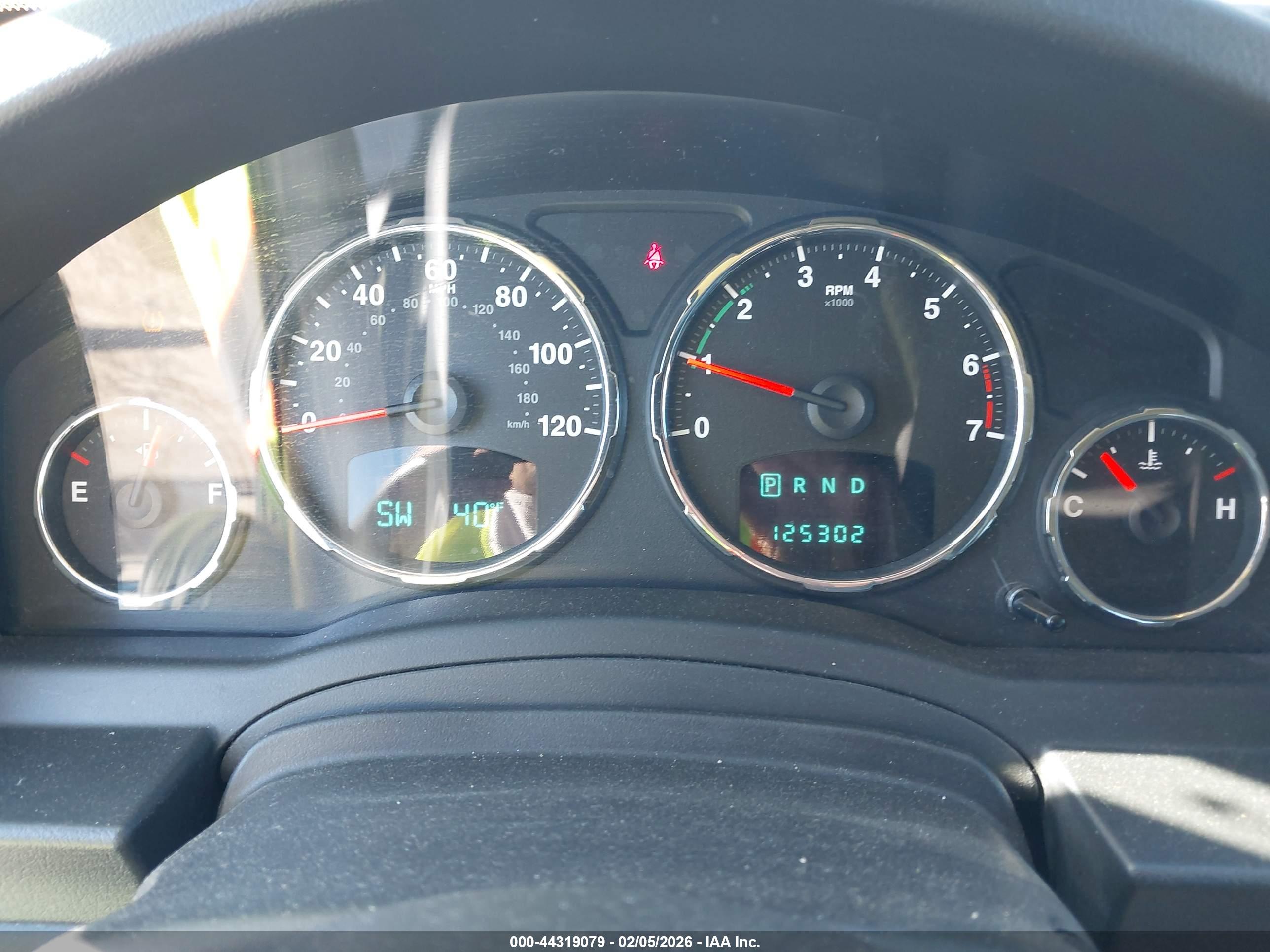 JEEP LIBERTY image 7