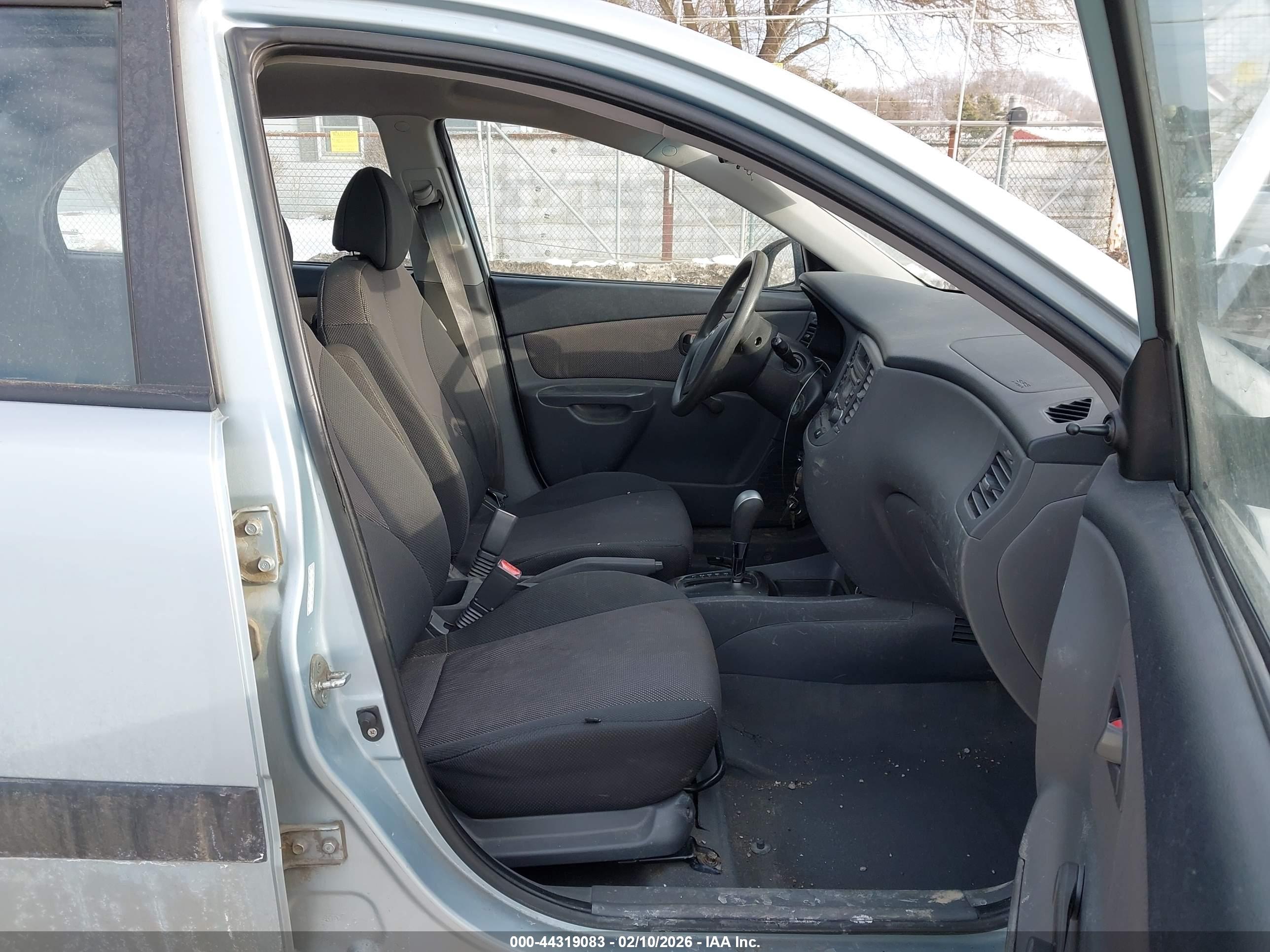 KIA RIO image 5