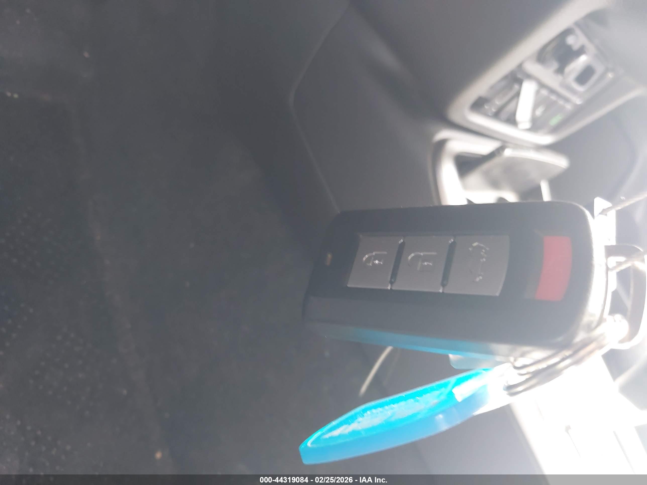 MITSUBISHI OUTLANDER image 11