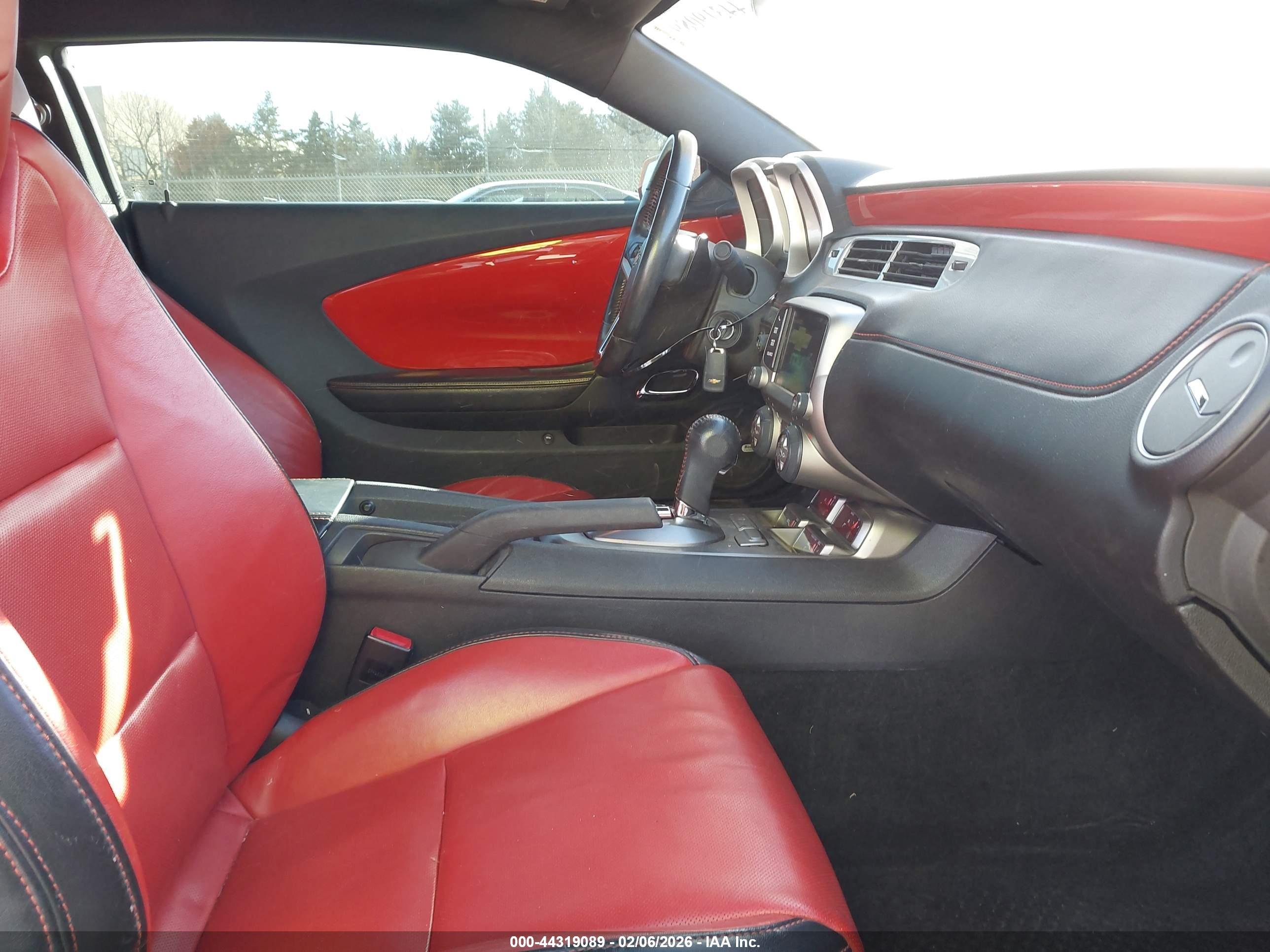 CHEVROLET CAMARO image 5