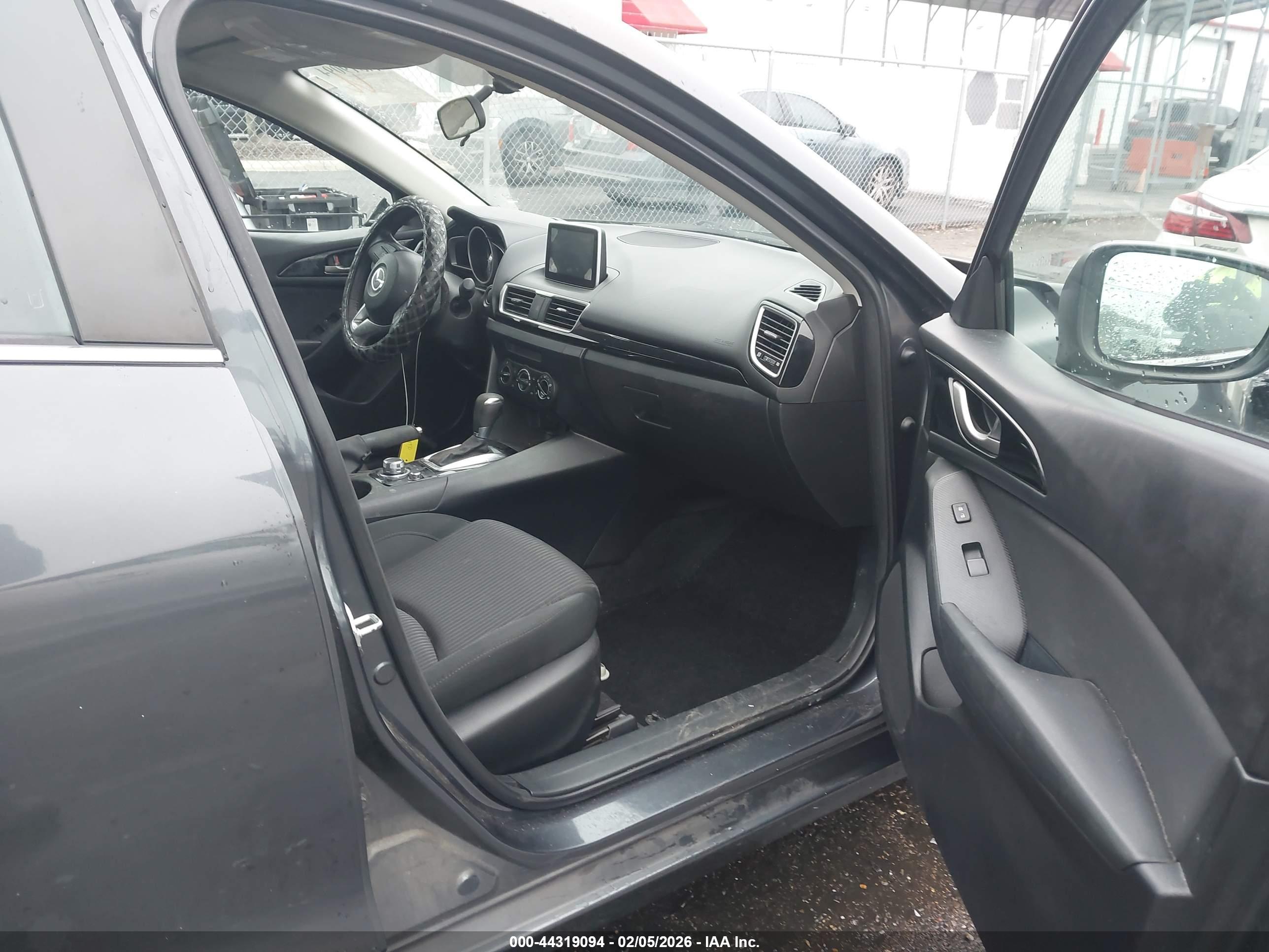 MAZDA MAZDA3 image 5