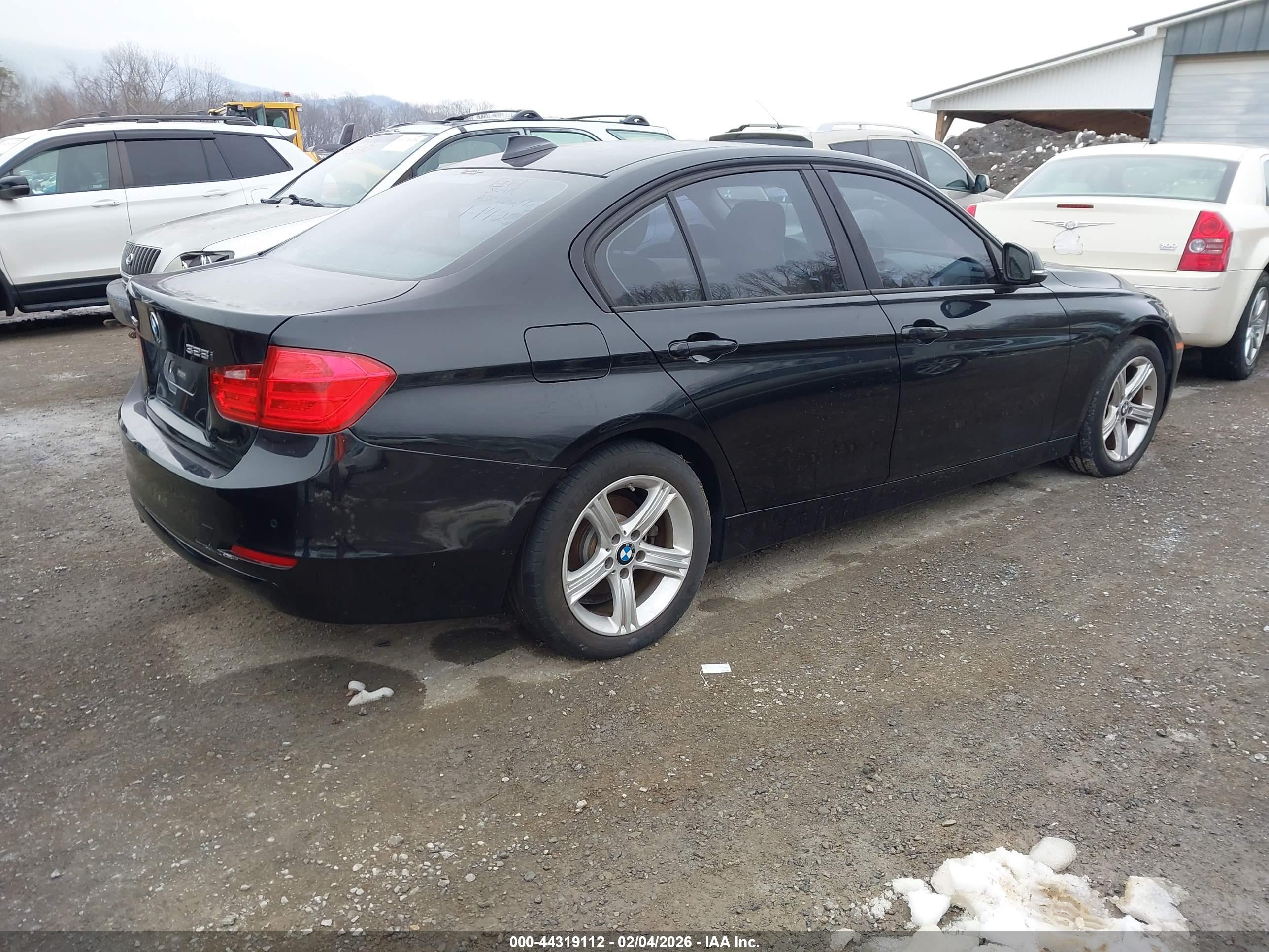 BMW 328I image 4