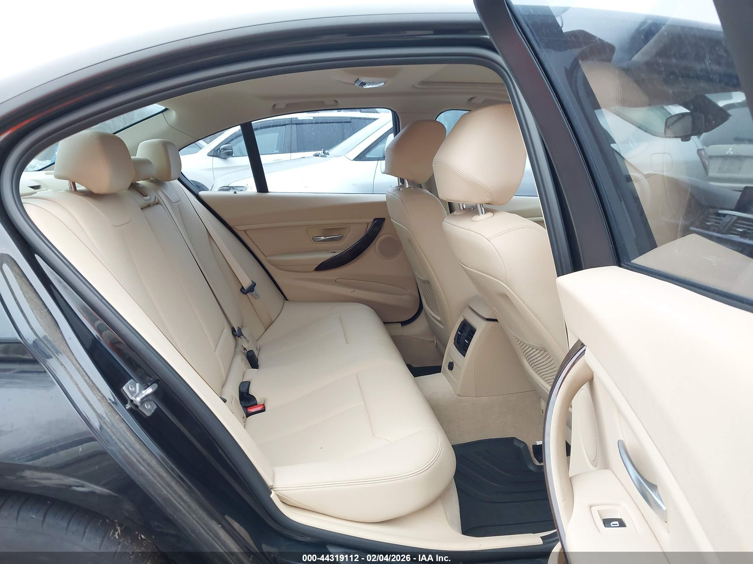BMW 328I image 8