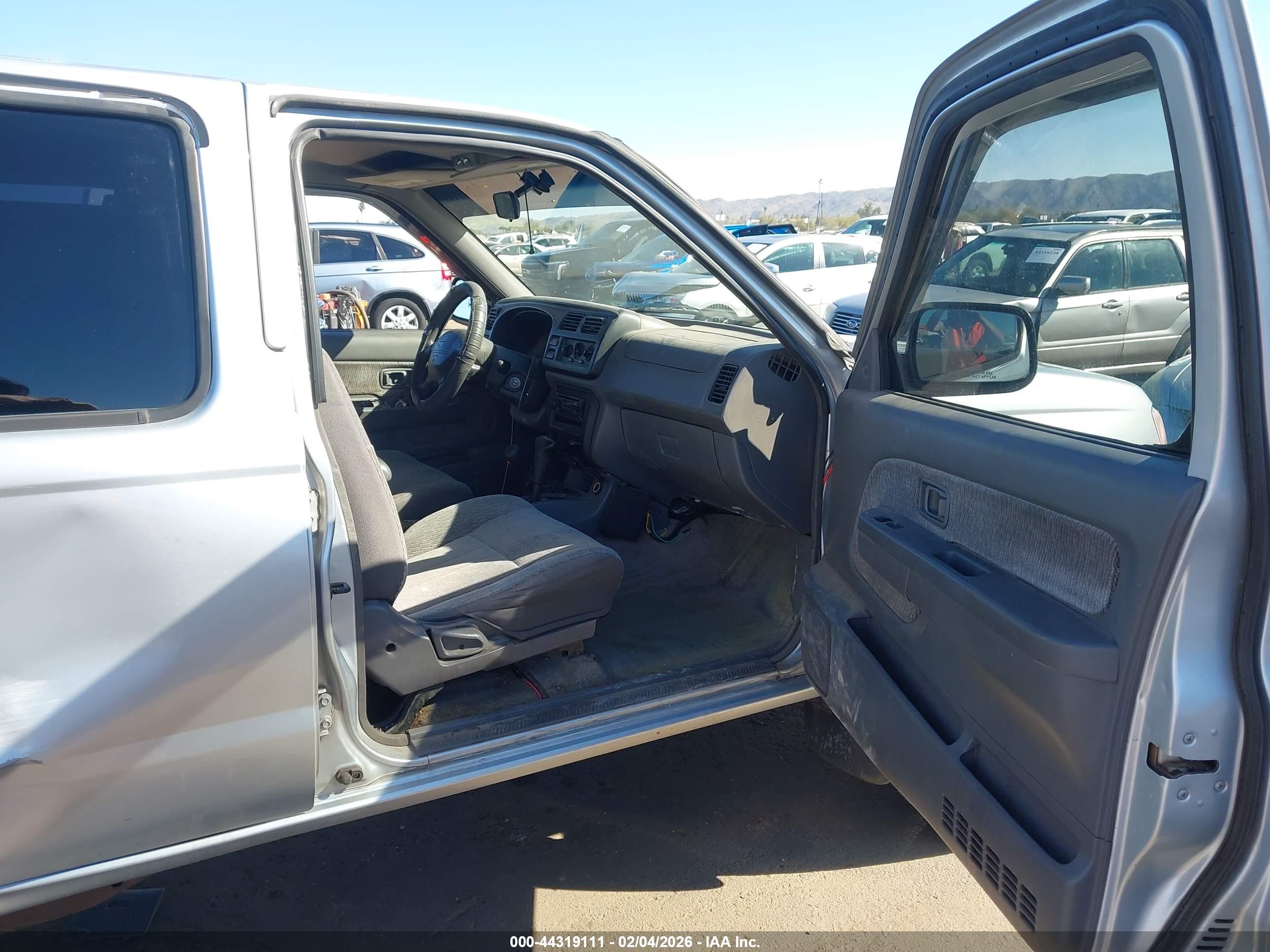 NISSAN FRONTIER image 5