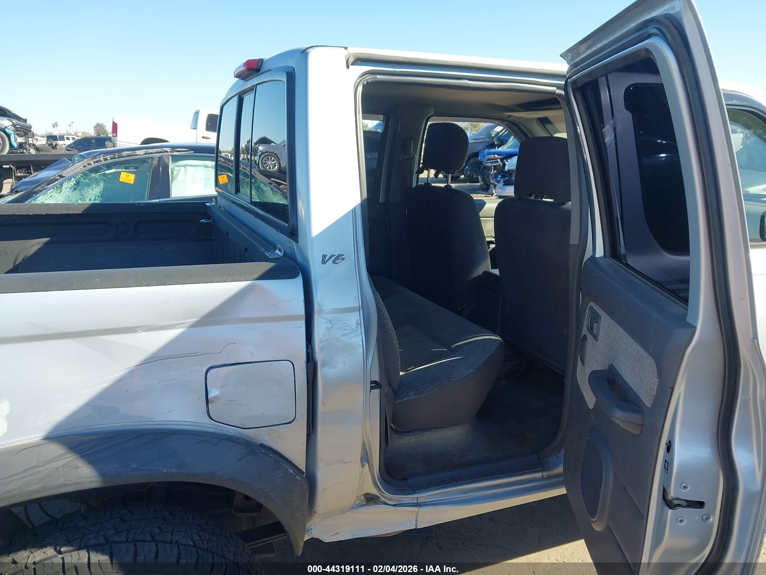 NISSAN FRONTIER image 8