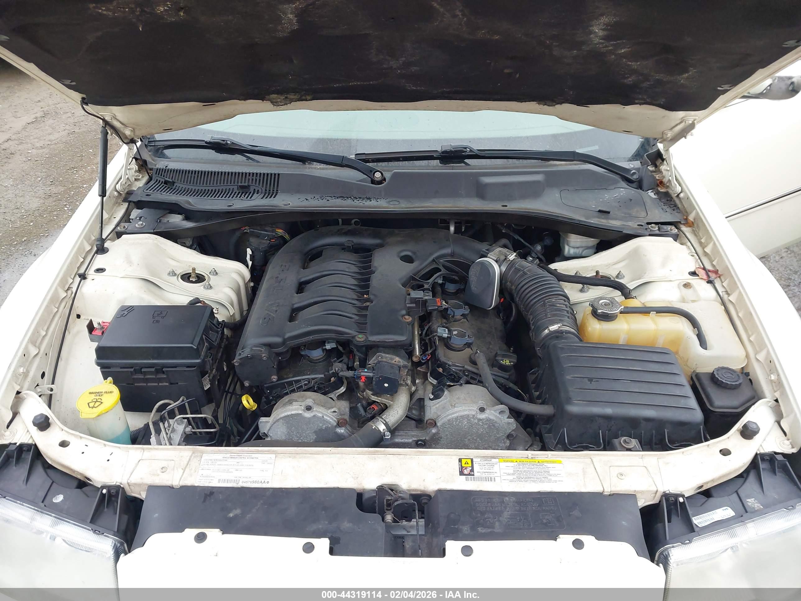 CHRYSLER 300 image 10