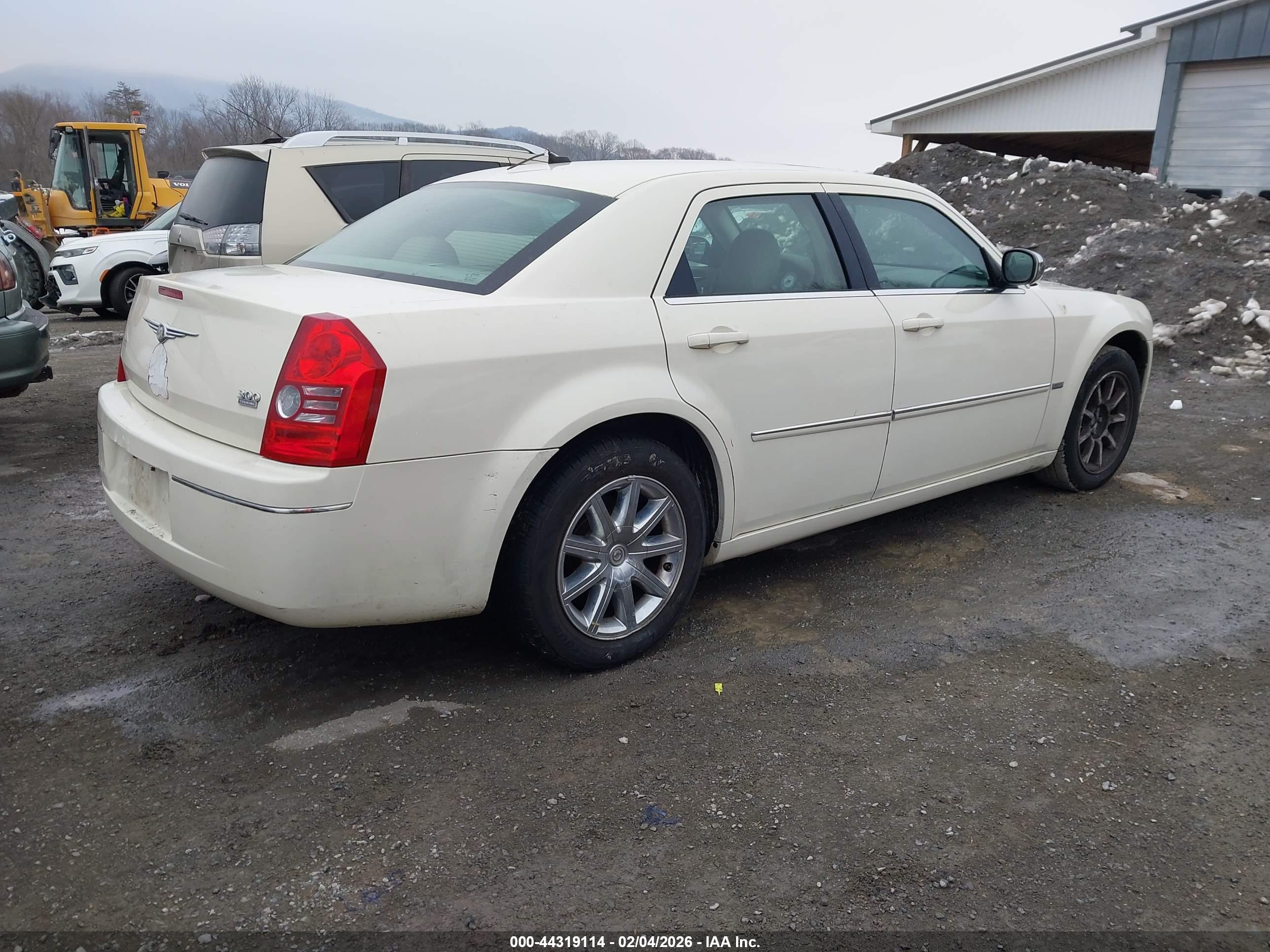 CHRYSLER 300 image 4