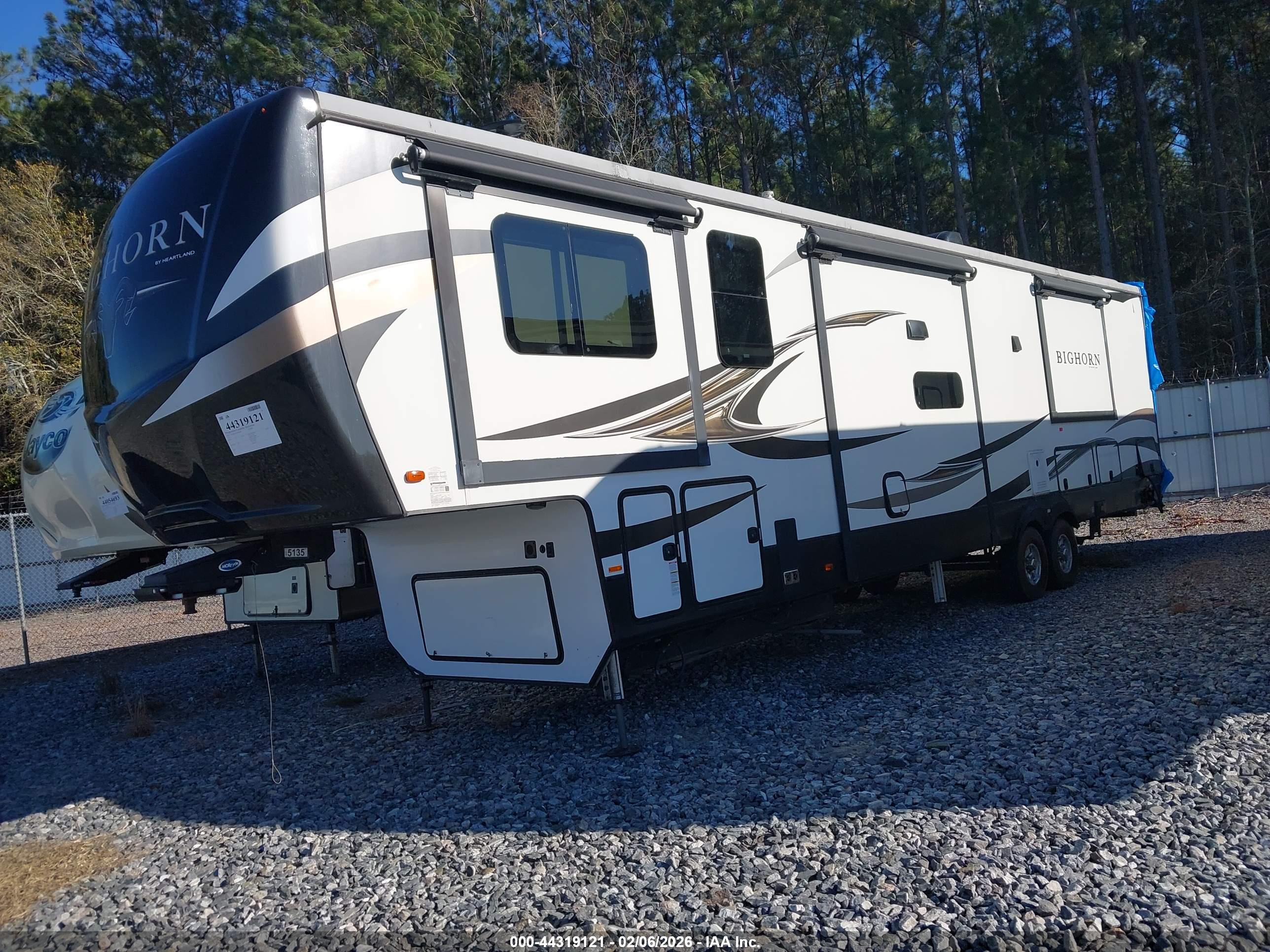 HEARTLAND RV image 2