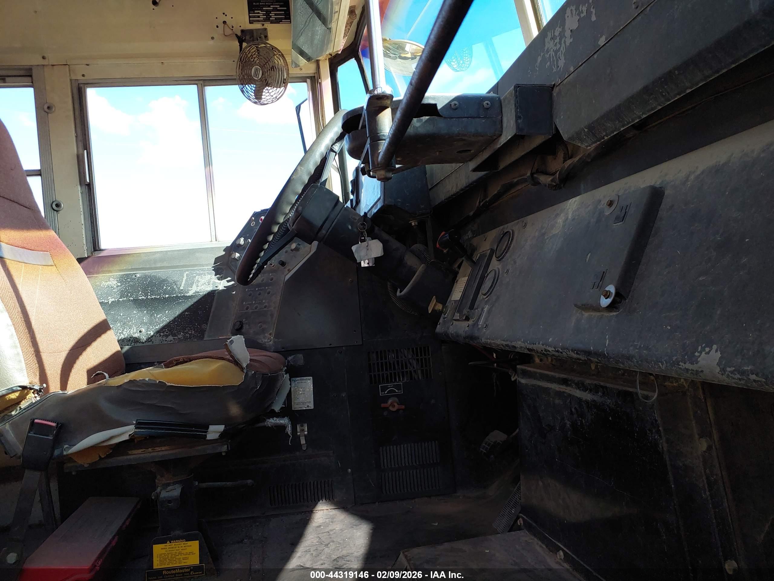 GMC B7T042 image 5