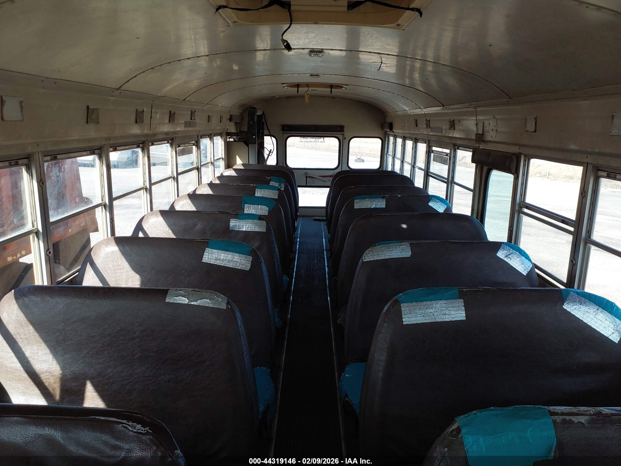 GMC B7T042 image 8