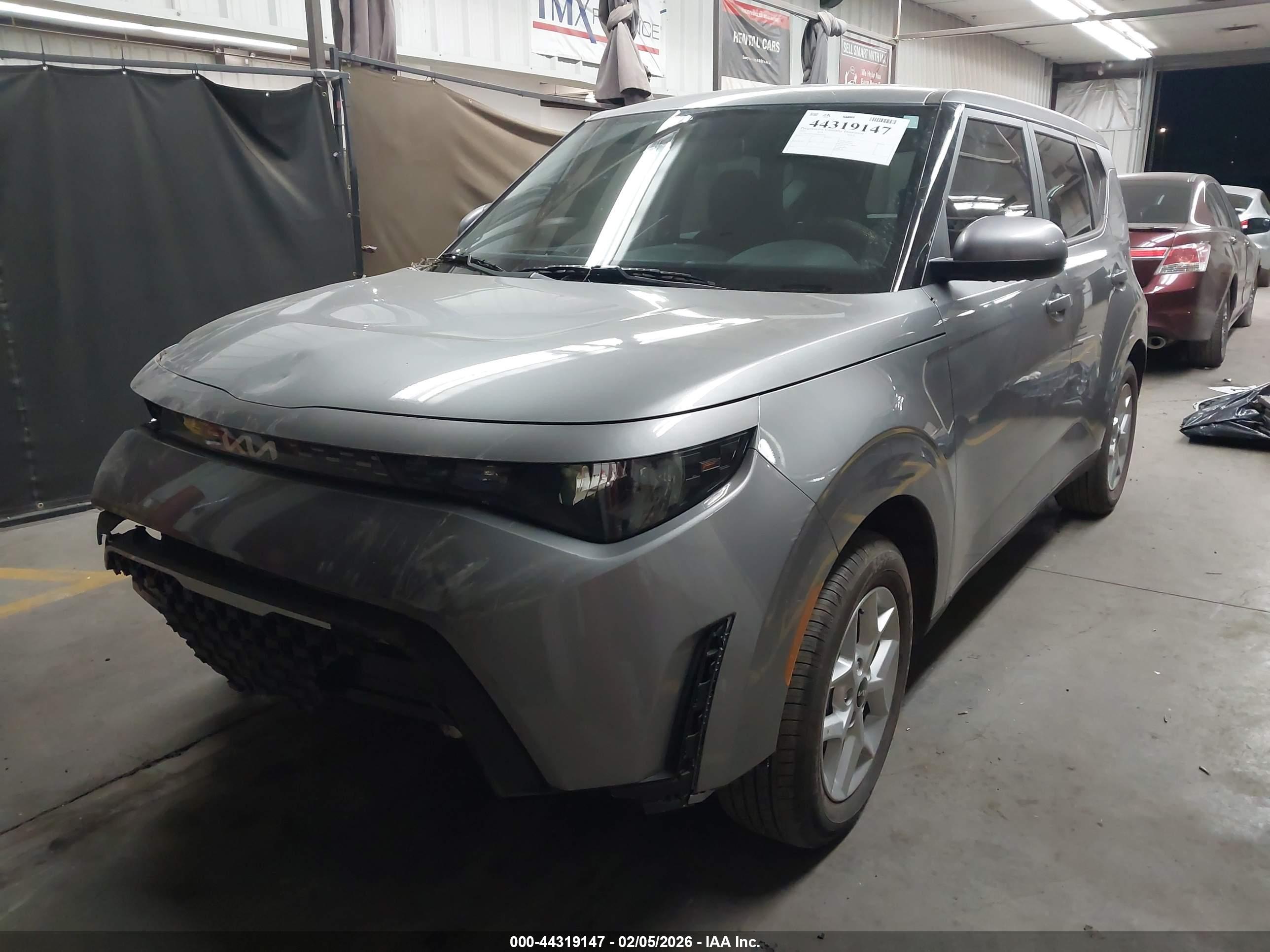 KIA SOUL image 2