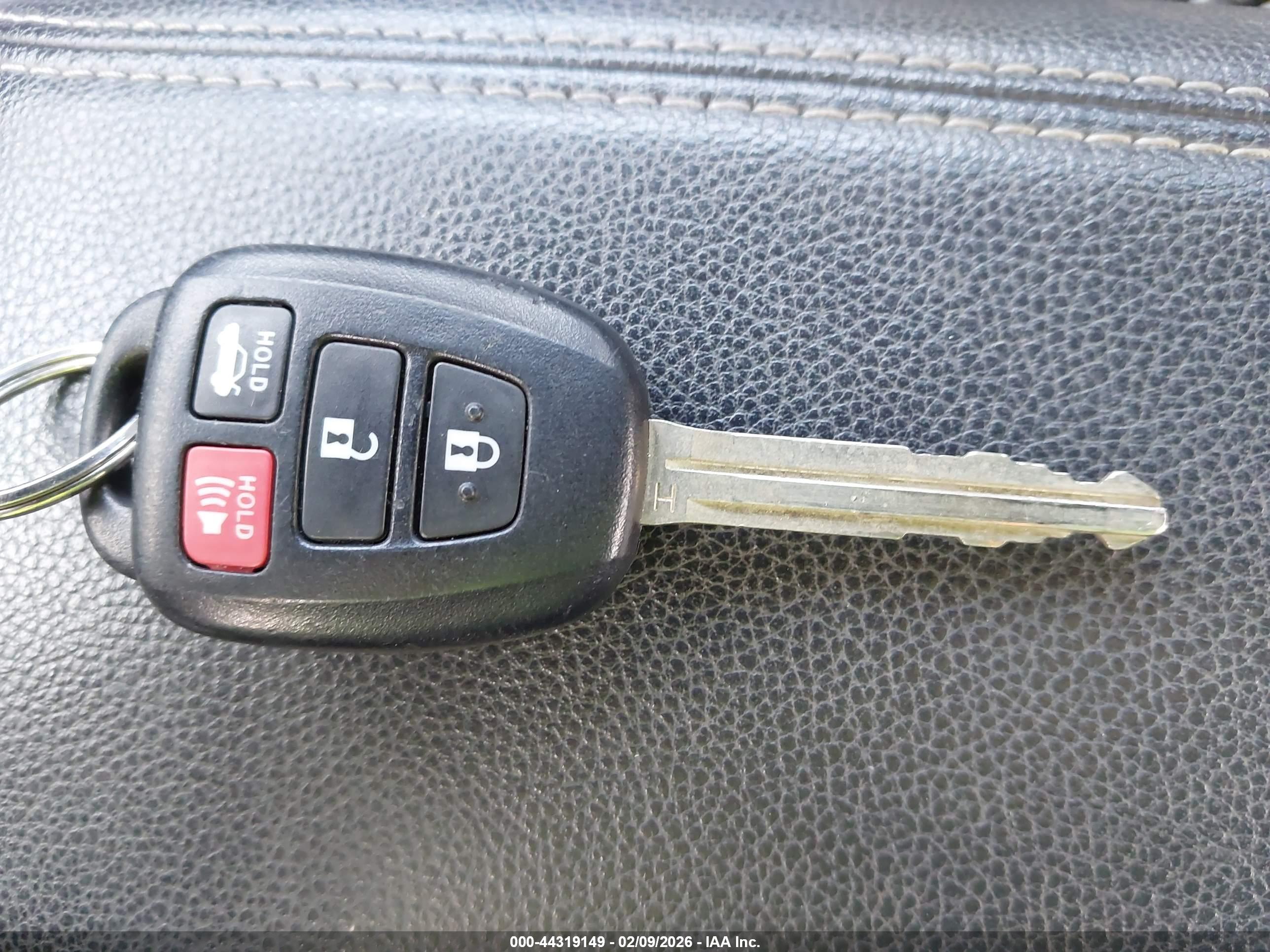 TOYOTA COROLLA image 11