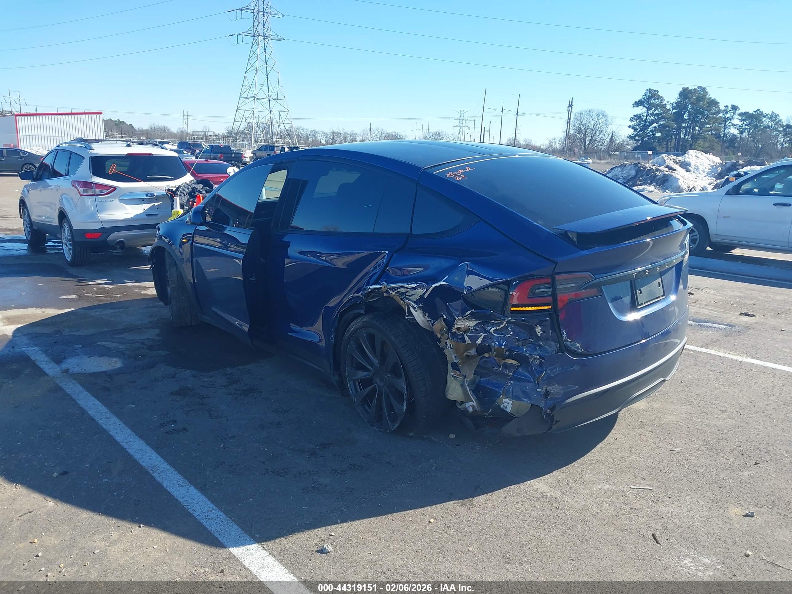 TESLA MODEL image 3
