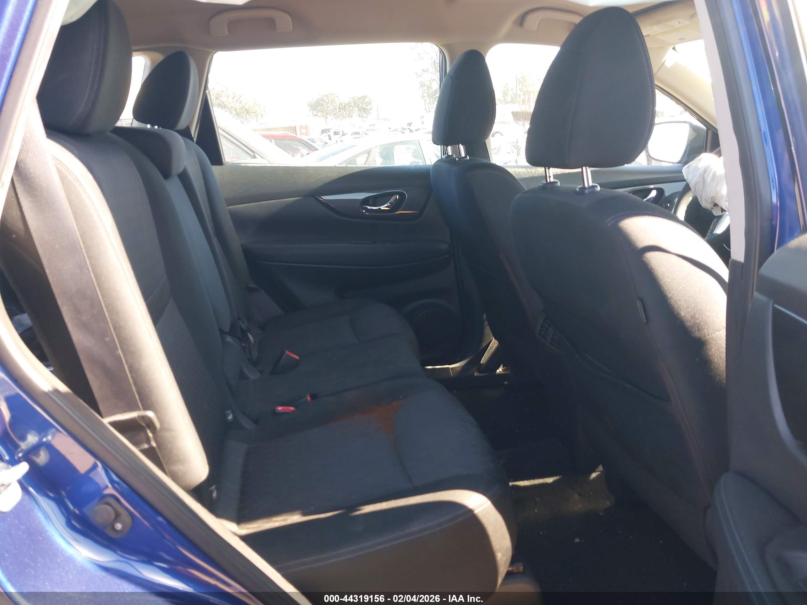 NISSAN ROGUE image 8